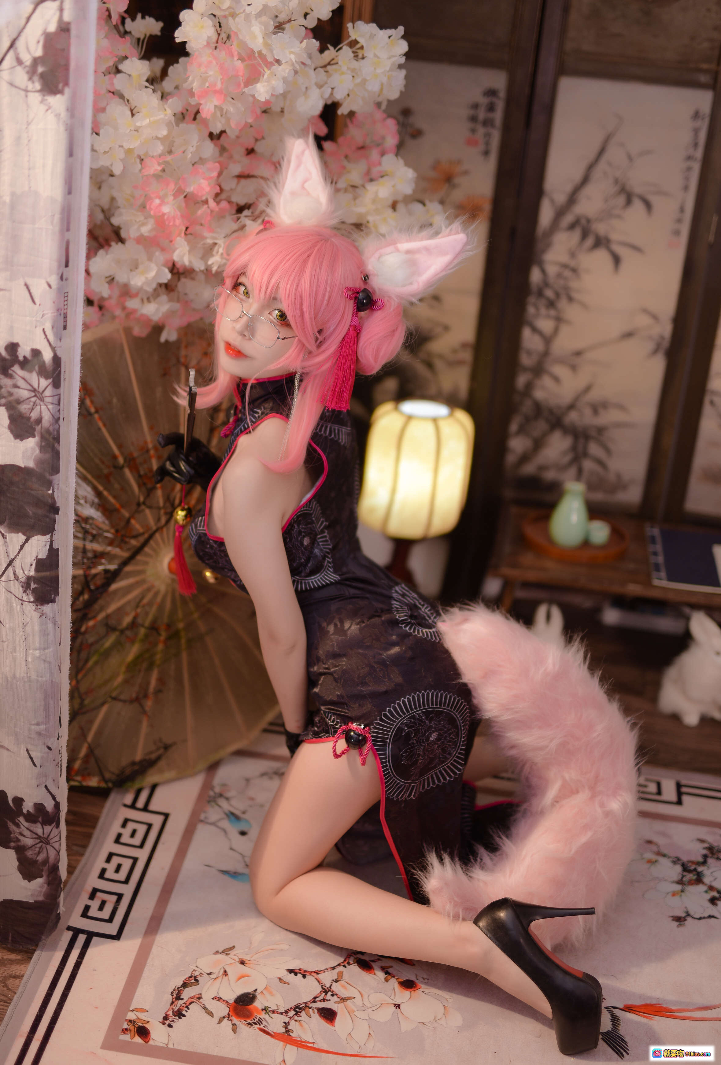 图片[8] - 二佐Nisa NO.025 Fate旗袍狐Cosplay 粉发美腿黑高跟 古风和室写真 28P高清图集 - 就要吻