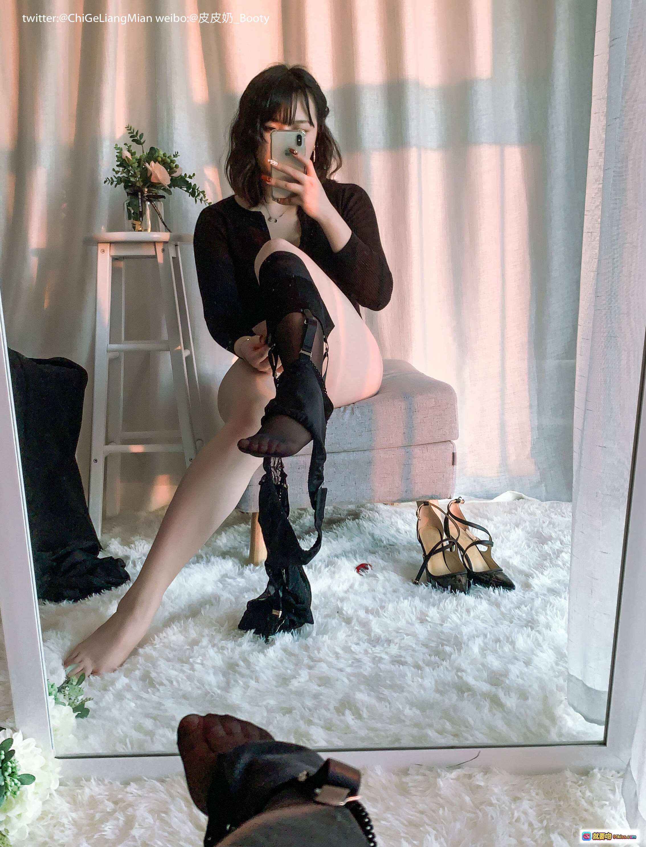 皮皮奶NO.011黑色高跟OL自拍美腿丝袜写真85P高清图集 - 就要吻