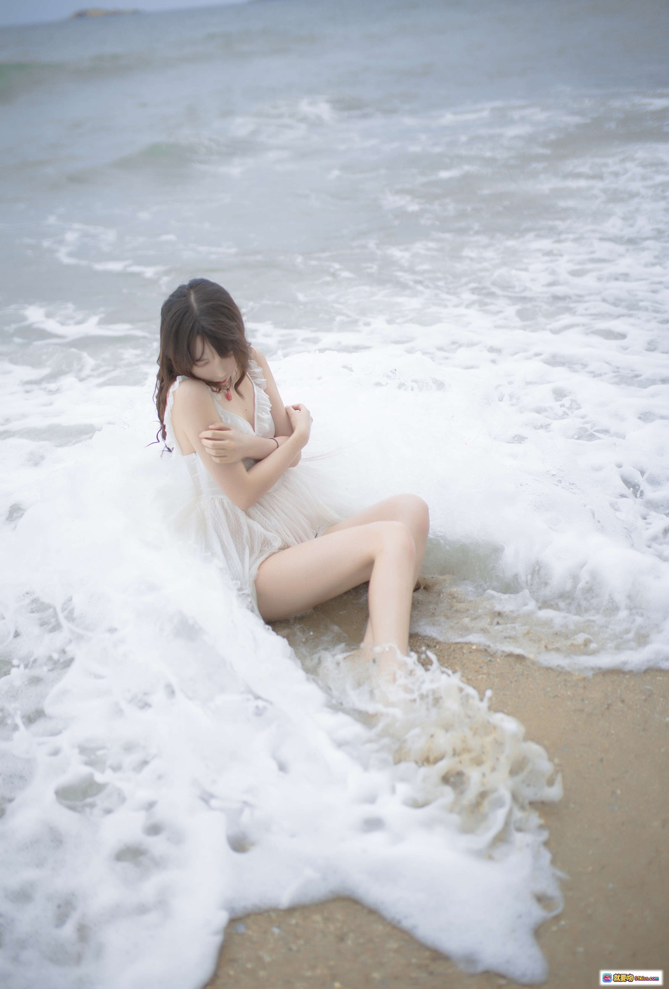 图片[2] - 疯猫ss NO.085 眠海歌 海黄 29P 219MB 白裙少女海边跳跃 背影长发飘逸 海浪轻抚沙滩 自然光柔美写真 - 就要吻