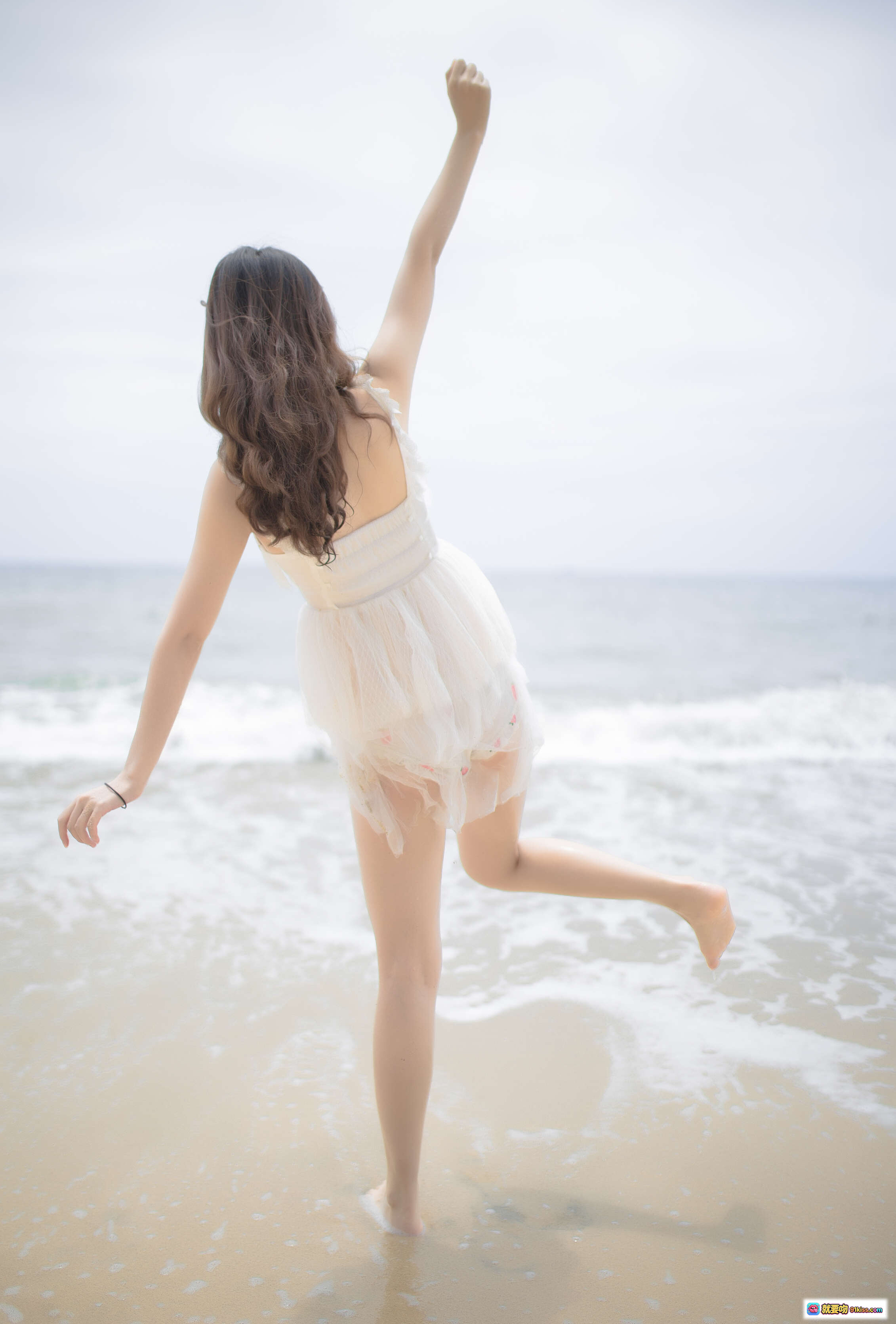 图片[1] - 疯猫ss NO.085 眠海歌 海黄 29P 219MB 白裙少女海边跳跃 背影长发飘逸 海浪轻抚沙滩 自然光柔美写真 - 就要吻