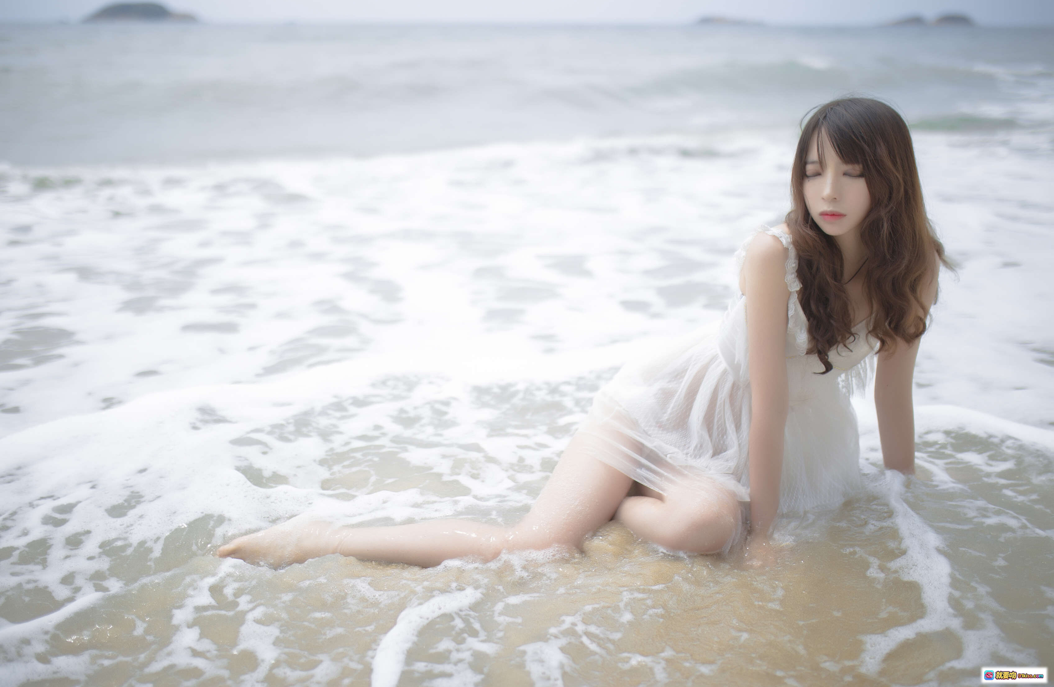 图片[5] - 疯猫ss NO.085 眠海歌 海黄 29P 219MB 白裙少女海边跳跃 背影长发飘逸 海浪轻抚沙滩 自然光柔美写真 - 就要吻