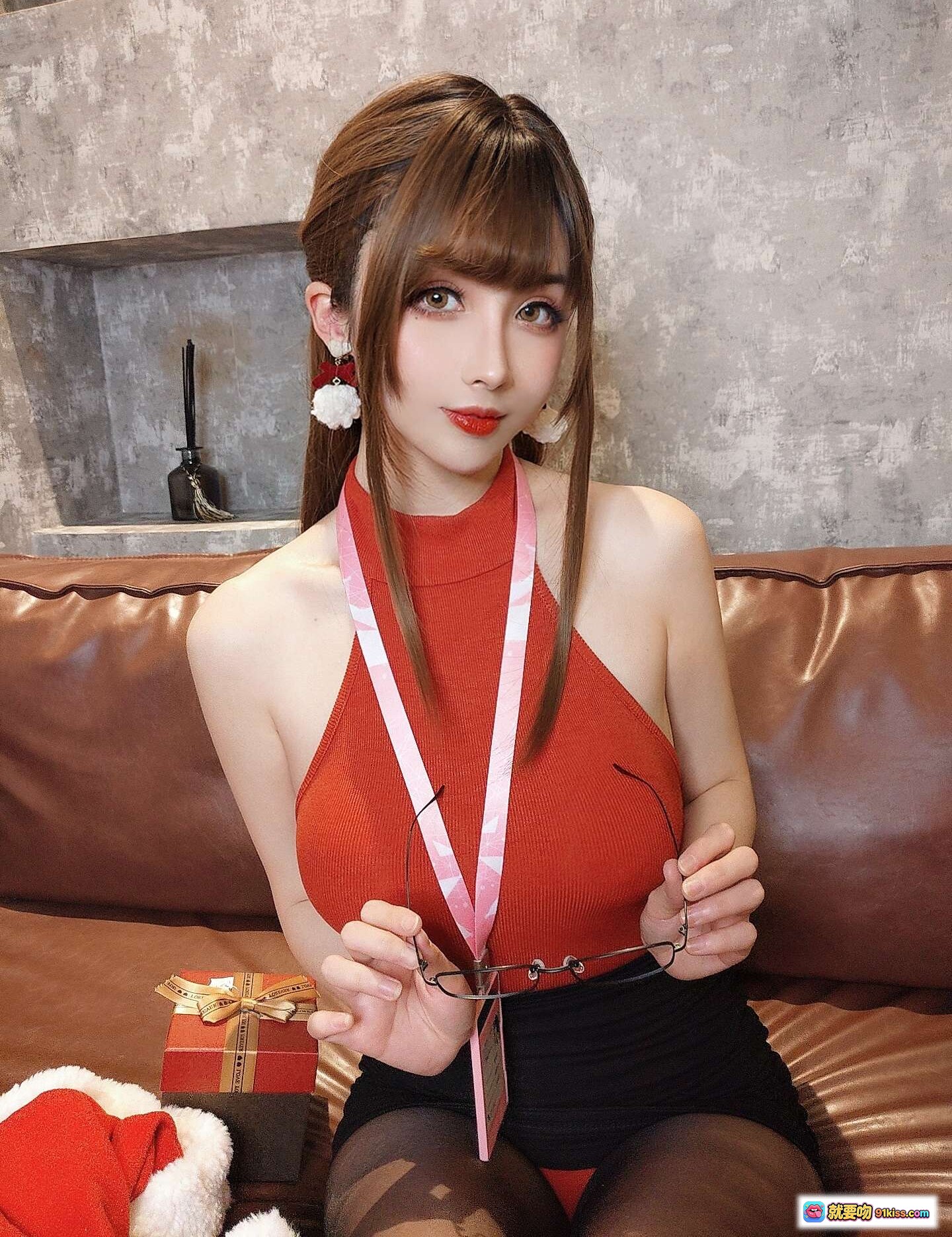 图片[5] - Rioko凉凉子圣诞兔女郎写真｜红色紧身衣+黑丝美腿+浴缸私房照｜NO.059社畜快乐圣诞特辑 - 就要吻