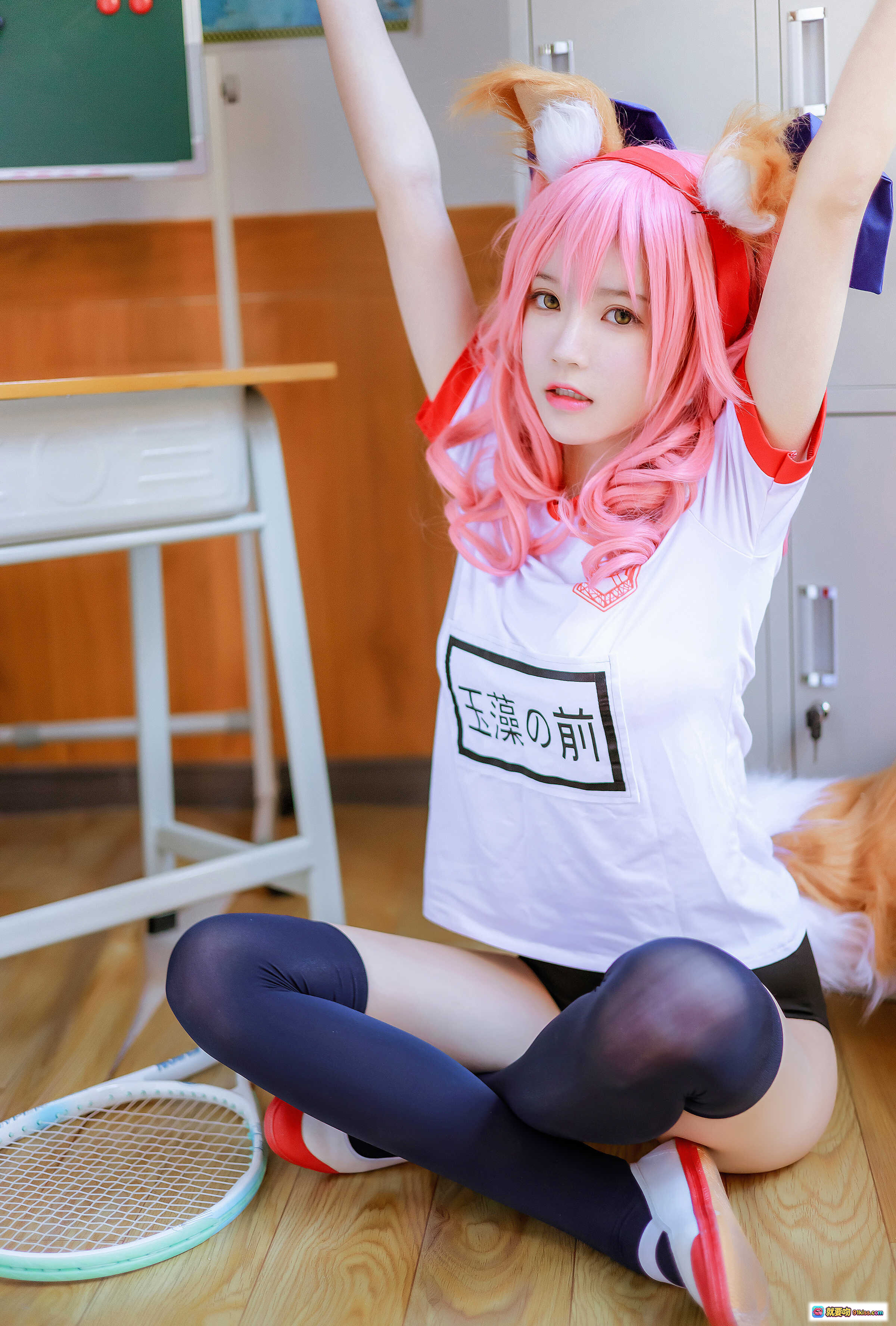 图片[9] - 桜桃喵玉藻前cosplay体操服写真|粉色长发猫耳少女|教室场景黄呼啦圈|日系动漫风美腿黑袜 - 就要吻