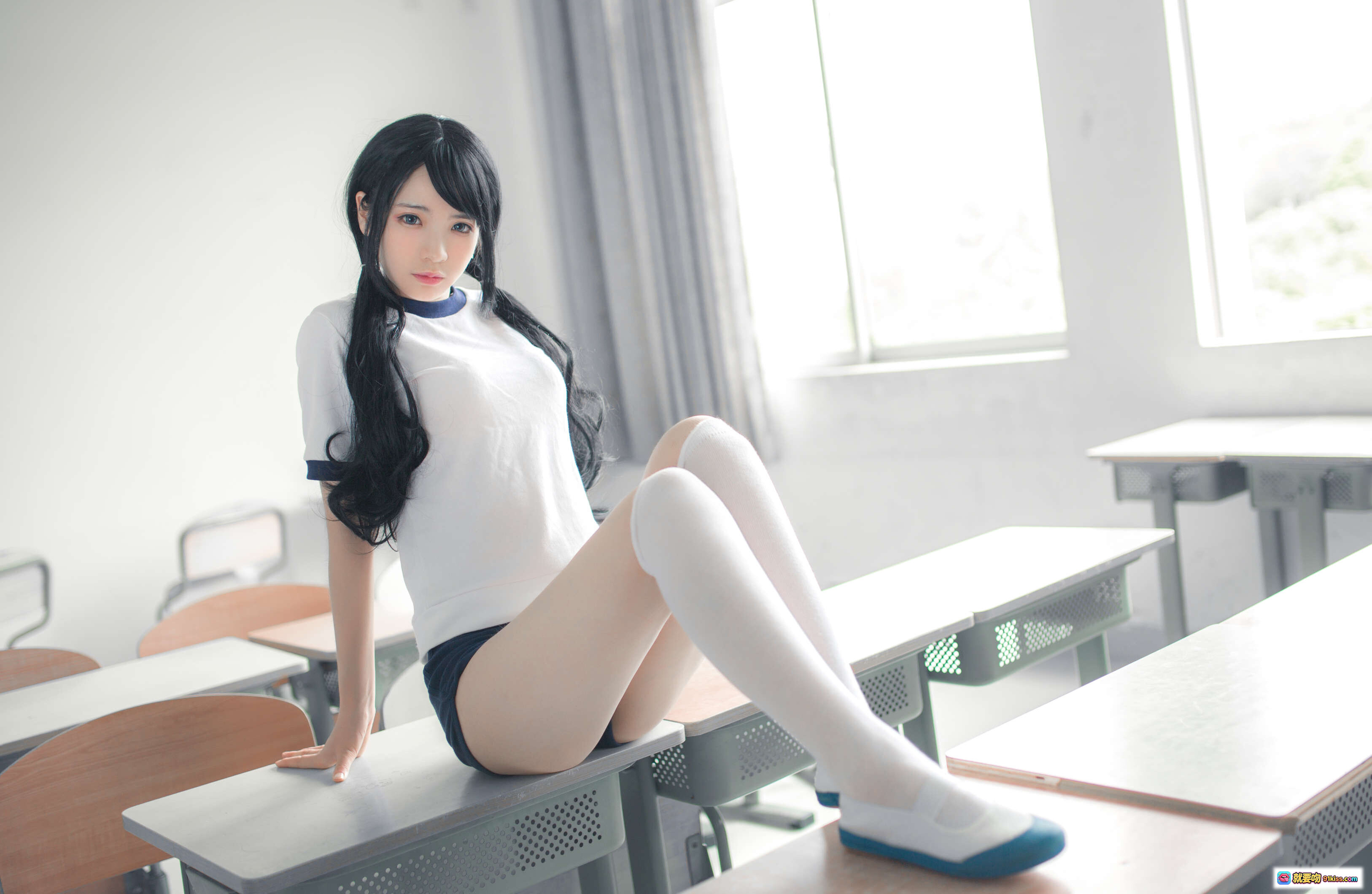 图片[7] - 疯猫ss NO.037 体操服白丝少女教室写真 46P高清图集 学院风黑长直美腿诱惑 - 就要吻