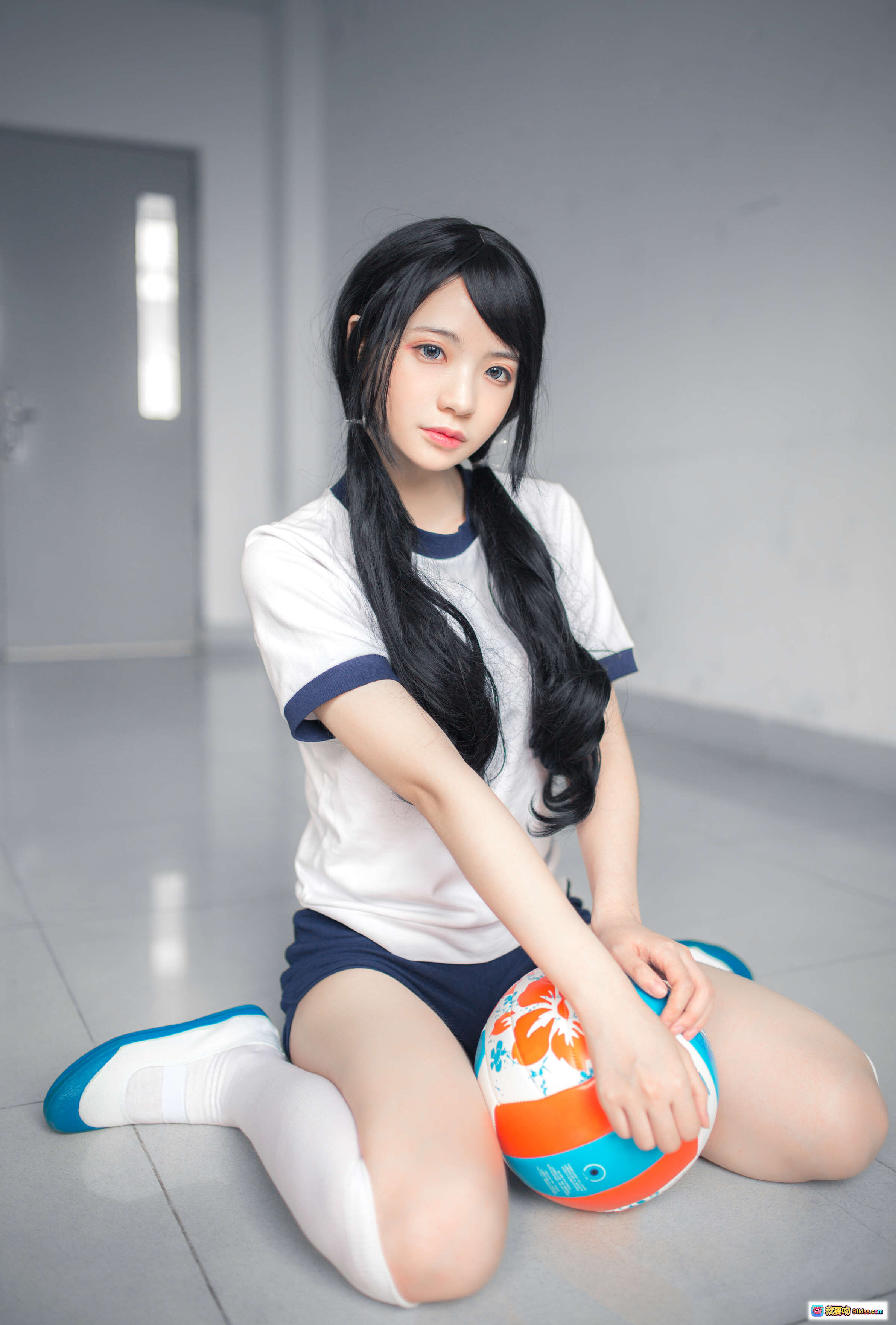 图片[9] - 疯猫ss NO.037 体操服白丝少女教室写真 46P高清图集 学院风黑长直美腿诱惑 - 就要吻