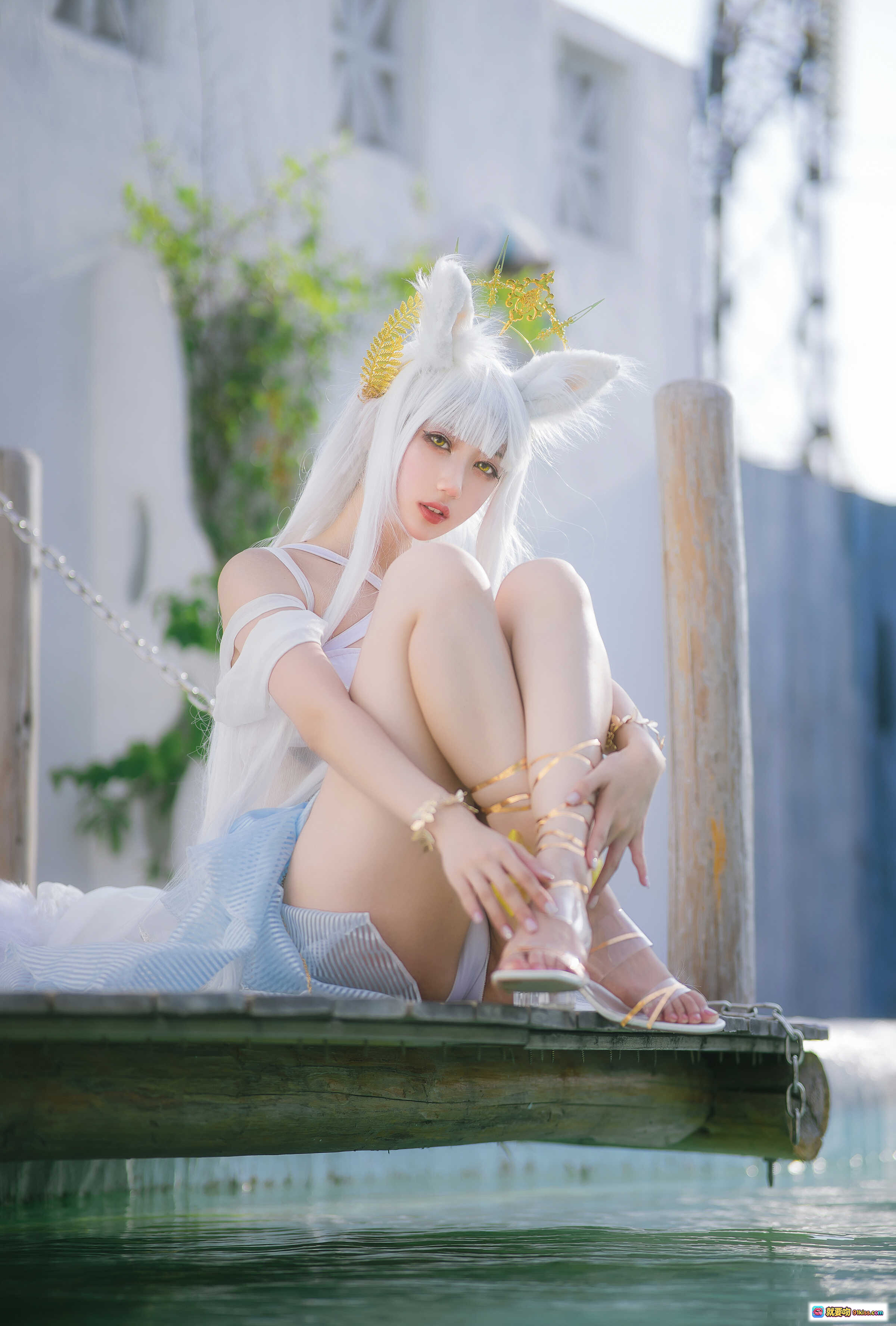 图片[7] - 周叽可爱兔兔NO.013白金泳装COS写真｜白色长发猫耳少女水边坐姿唯美摄影 - 就要吻