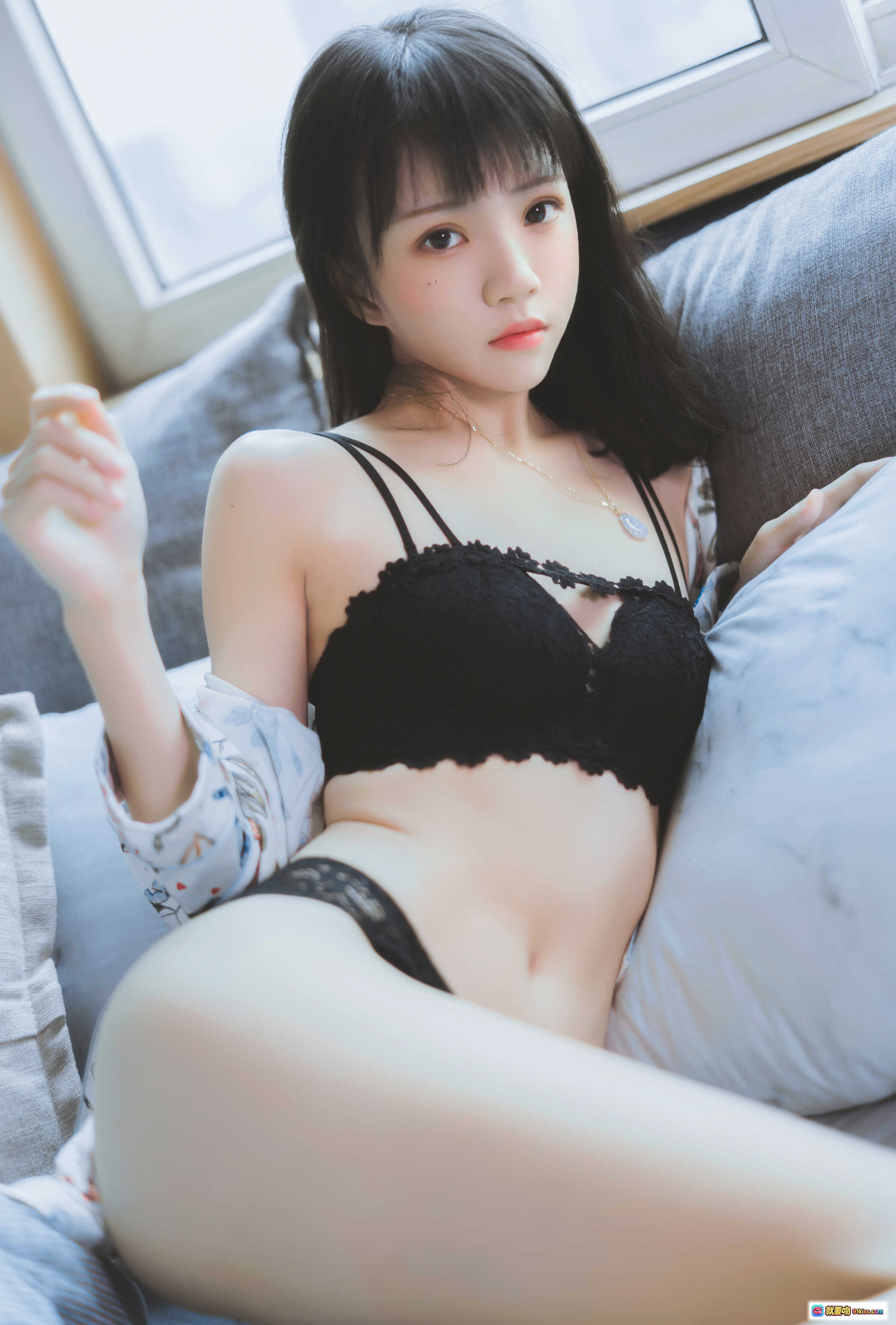 图片[6] - 桜桃喵069倦写真集32P487MB 白色印花睡衣慵懒卧床美腿特写 清新少女风私房摄影 - 就要吻