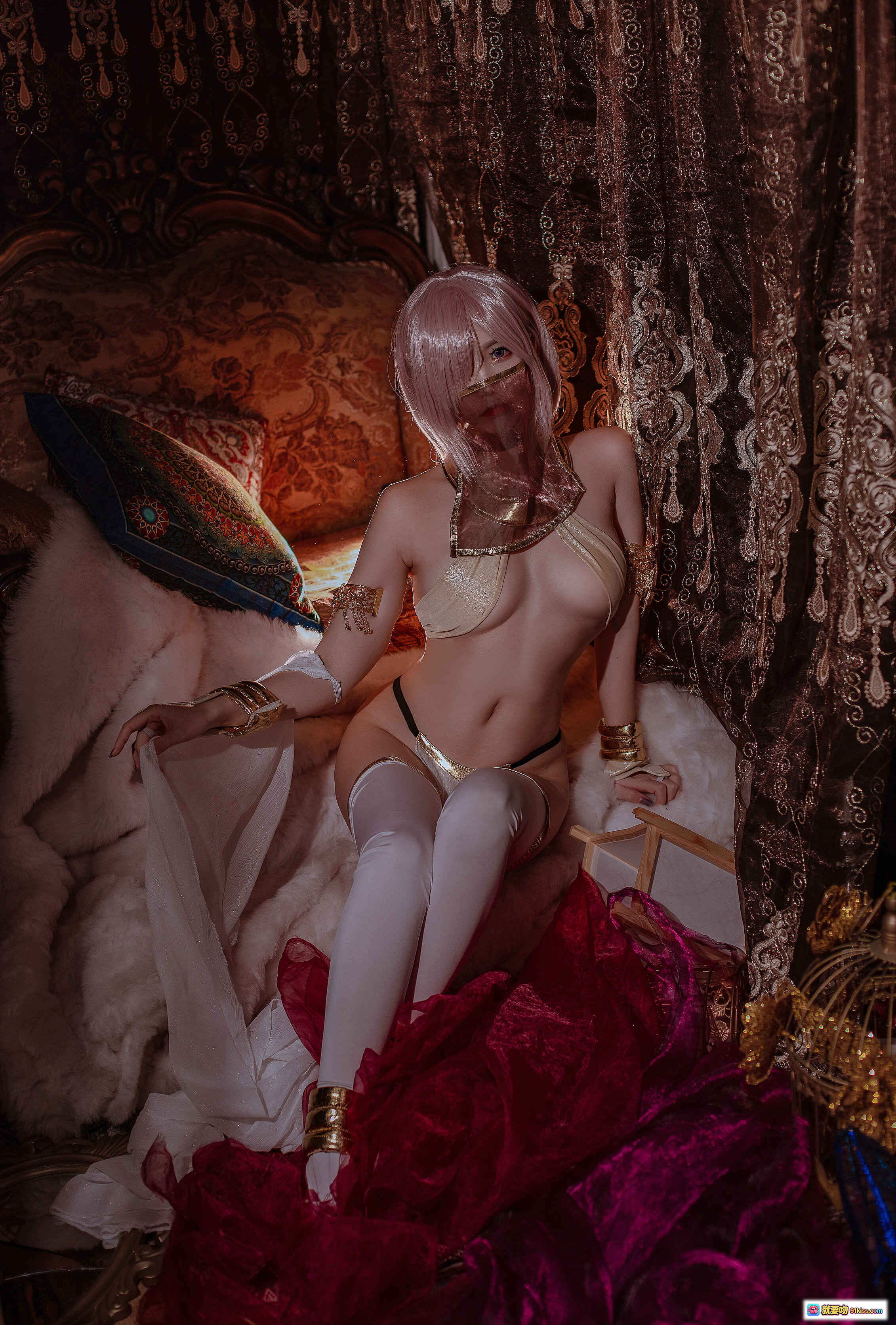 图片[4] - 二佐Nisa NO.101 Fate玛修舞娘Cosplay写真｜粉色长发金饰性感造型｜华丽宫廷风私房摄影39P - 就要吻