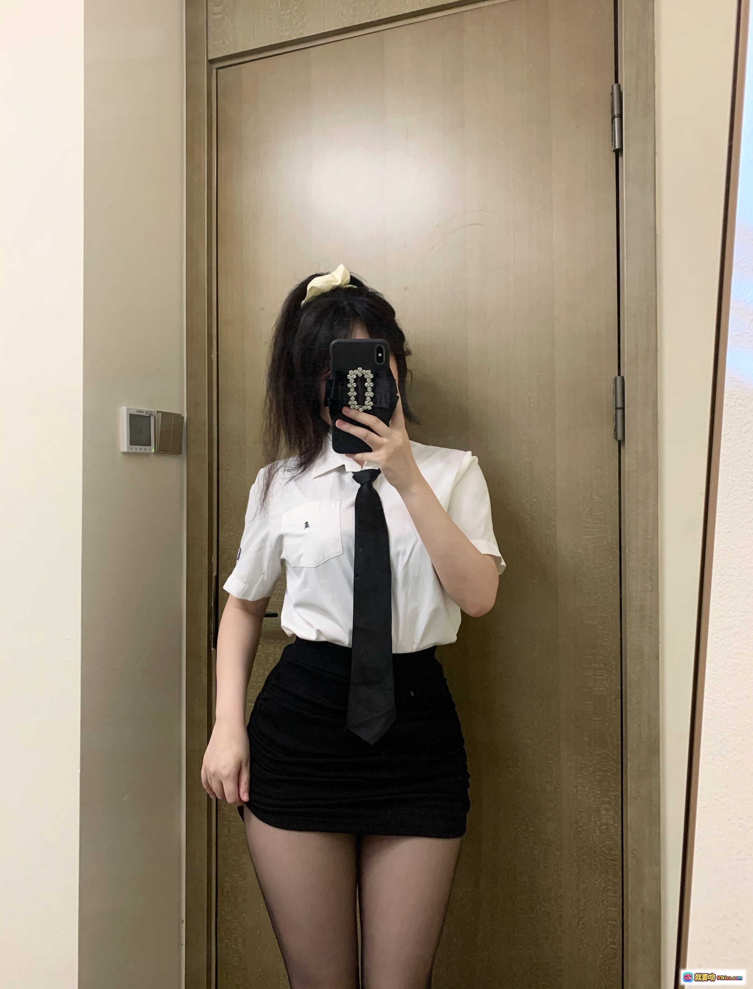 图片[8] - 依酱呀 NO.043 OL2 新人职场性感写真 黑丝蕾丝内衣白衬衫诱惑 40P高清图集 - 就要吻