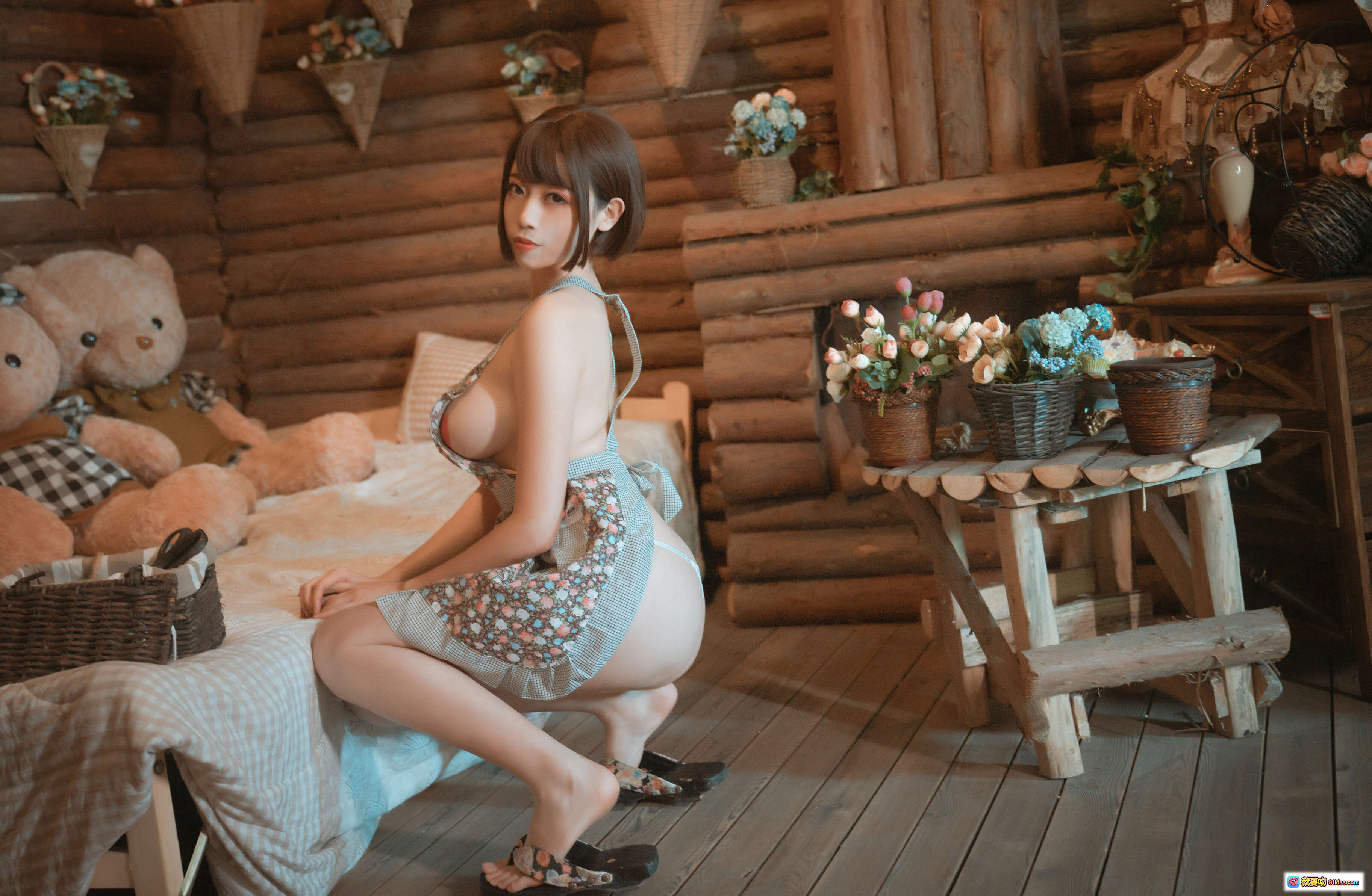 图片[8] - 奈汐酱nice NO.002 老板娘2 勤劳少女写真 甜美短发 心形贴纸 花园木屋背景 可爱泰迪熊 25P高清图集 - 就要吻
