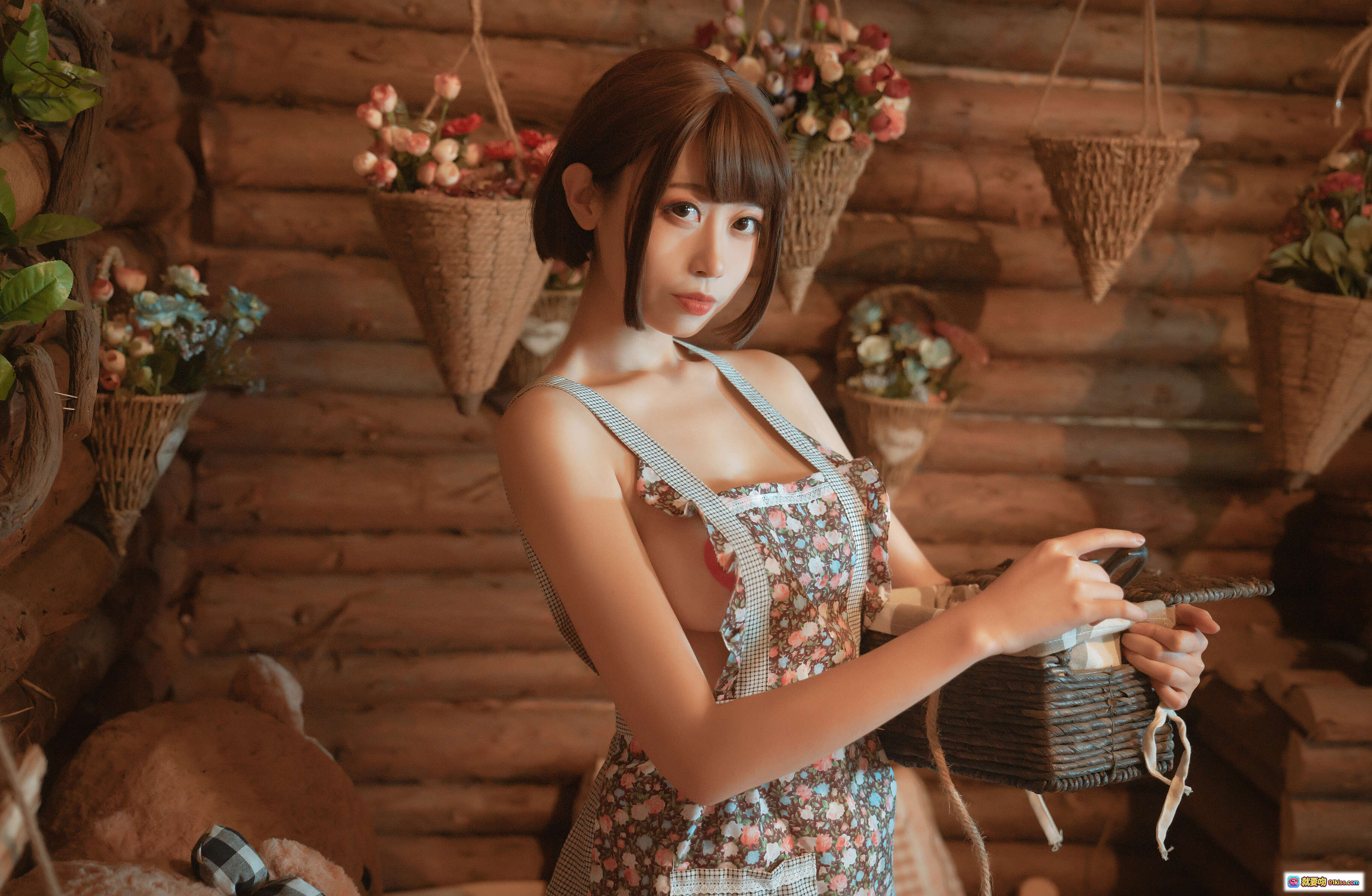 图片[2] - 奈汐酱nice NO.002 老板娘2 勤劳少女写真 甜美短发 心形贴纸 花园木屋背景 可爱泰迪熊 25P高清图集 - 就要吻