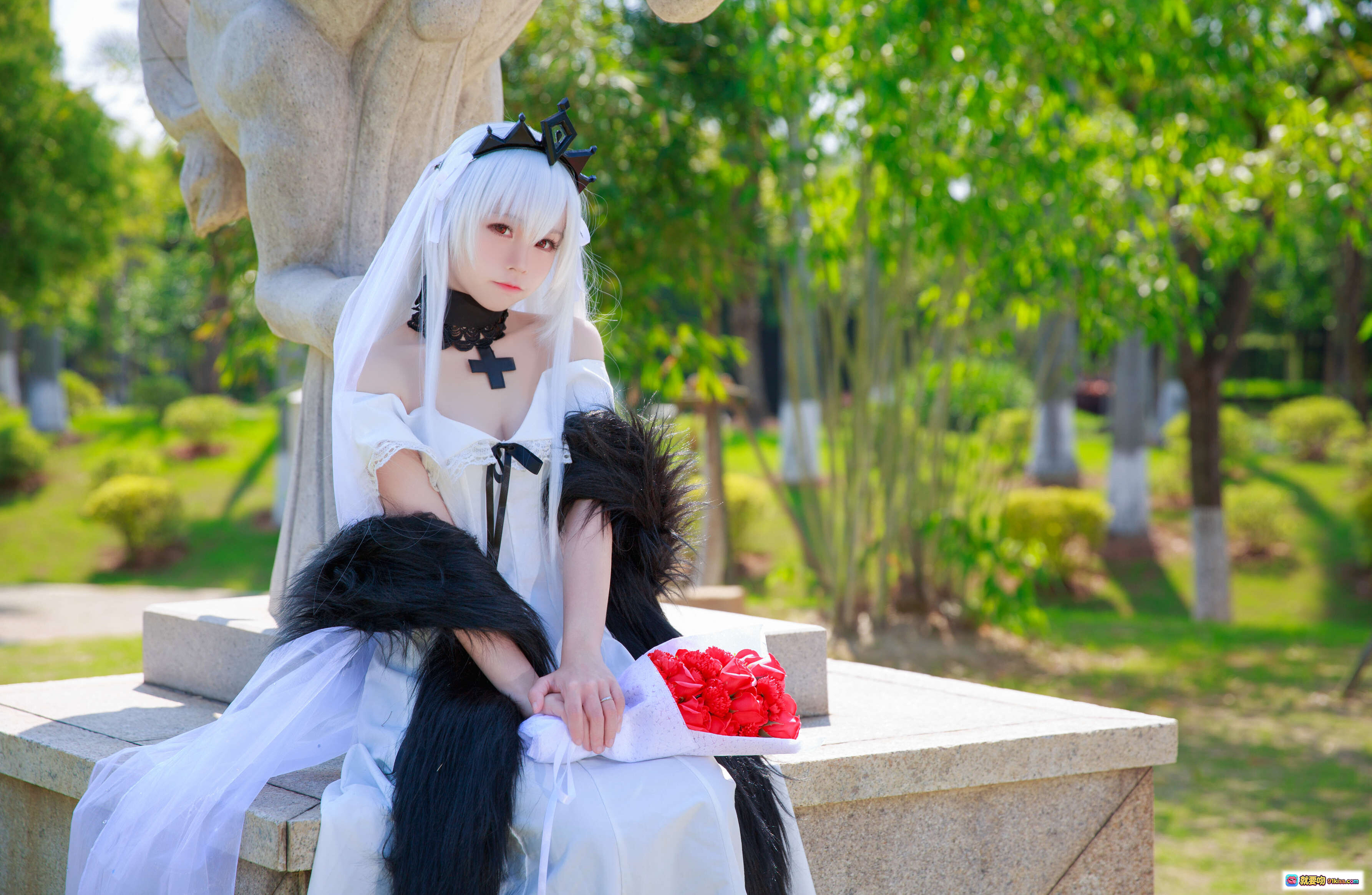 图片[3] - G44不会受伤NO.004 98K婚纱德皇cosplay 白发新娘头纱蕾丝裙 欧式喷泉花园写真 25P高清图集 - 就要吻