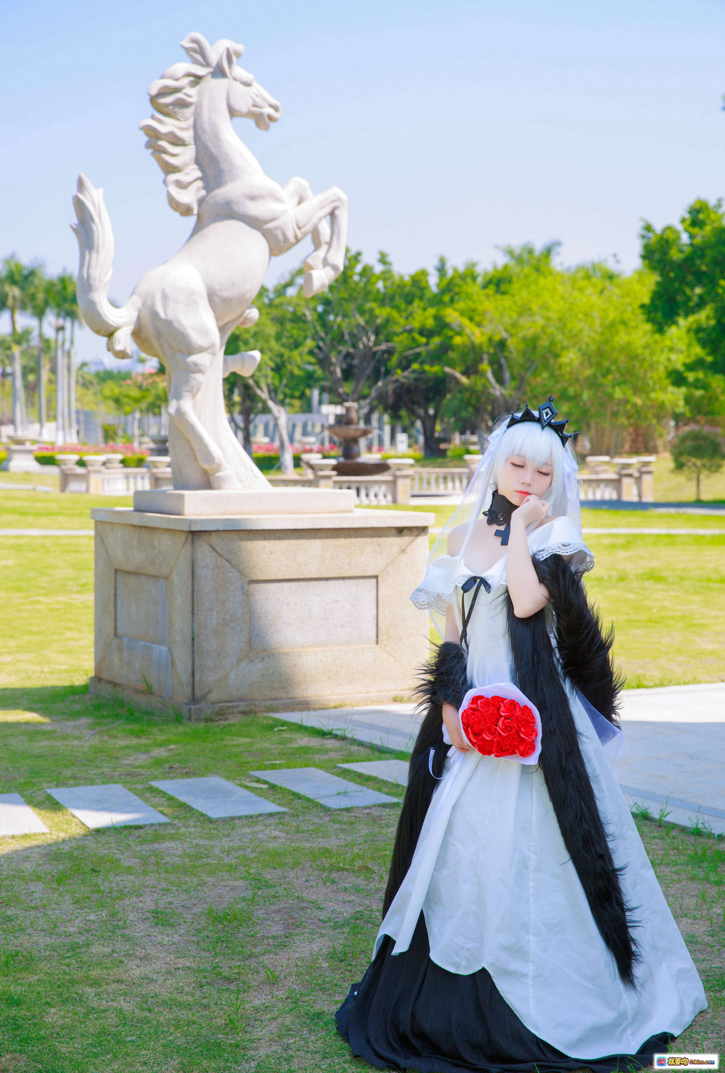 图片[5] - G44不会受伤NO.004 98K婚纱德皇cosplay 白发新娘头纱蕾丝裙 欧式喷泉花园写真 25P高清图集 - 就要吻