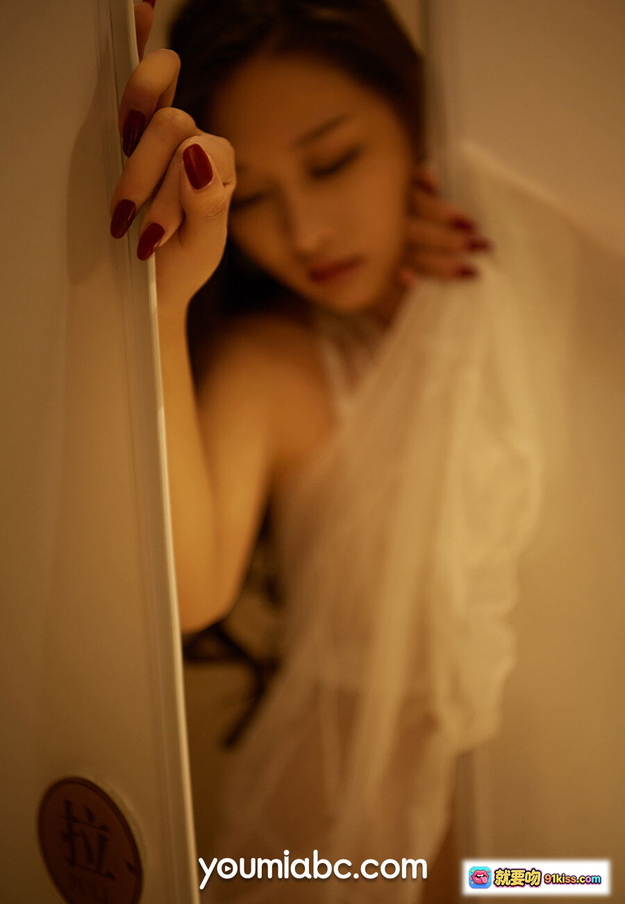 图片[10] - 深夜调情溪溪私房写真｜尤蜜YouMi性感裸体艺术照｜白床单柔光氛围感人体摄影 - 就要吻