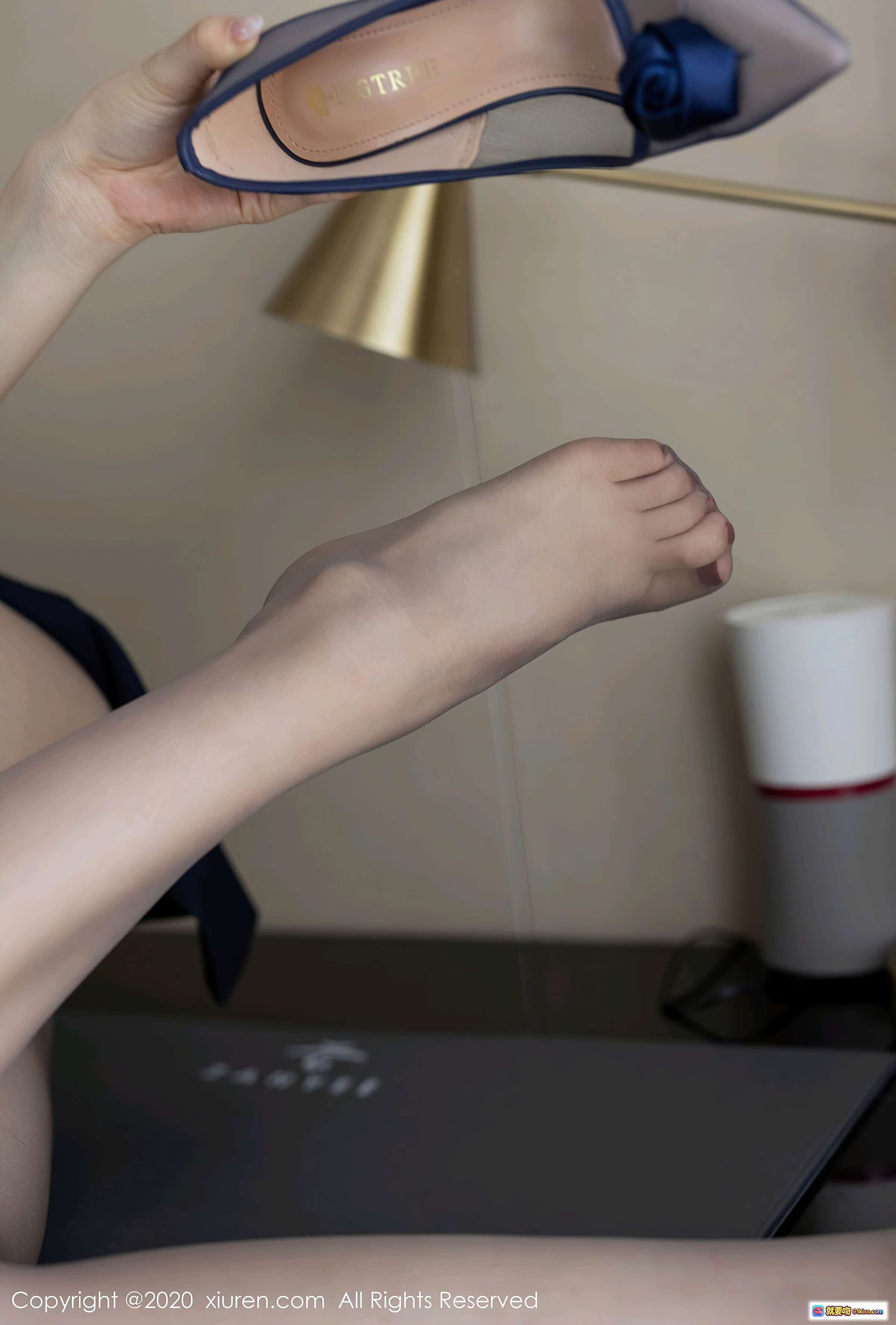 图片[9] - 言沫深蓝职业套装搭配丝袜高跟鞋写真 | XIUREN秀人网2020.11.30 VOL.2838优雅性感室内美拍 - 就要吻