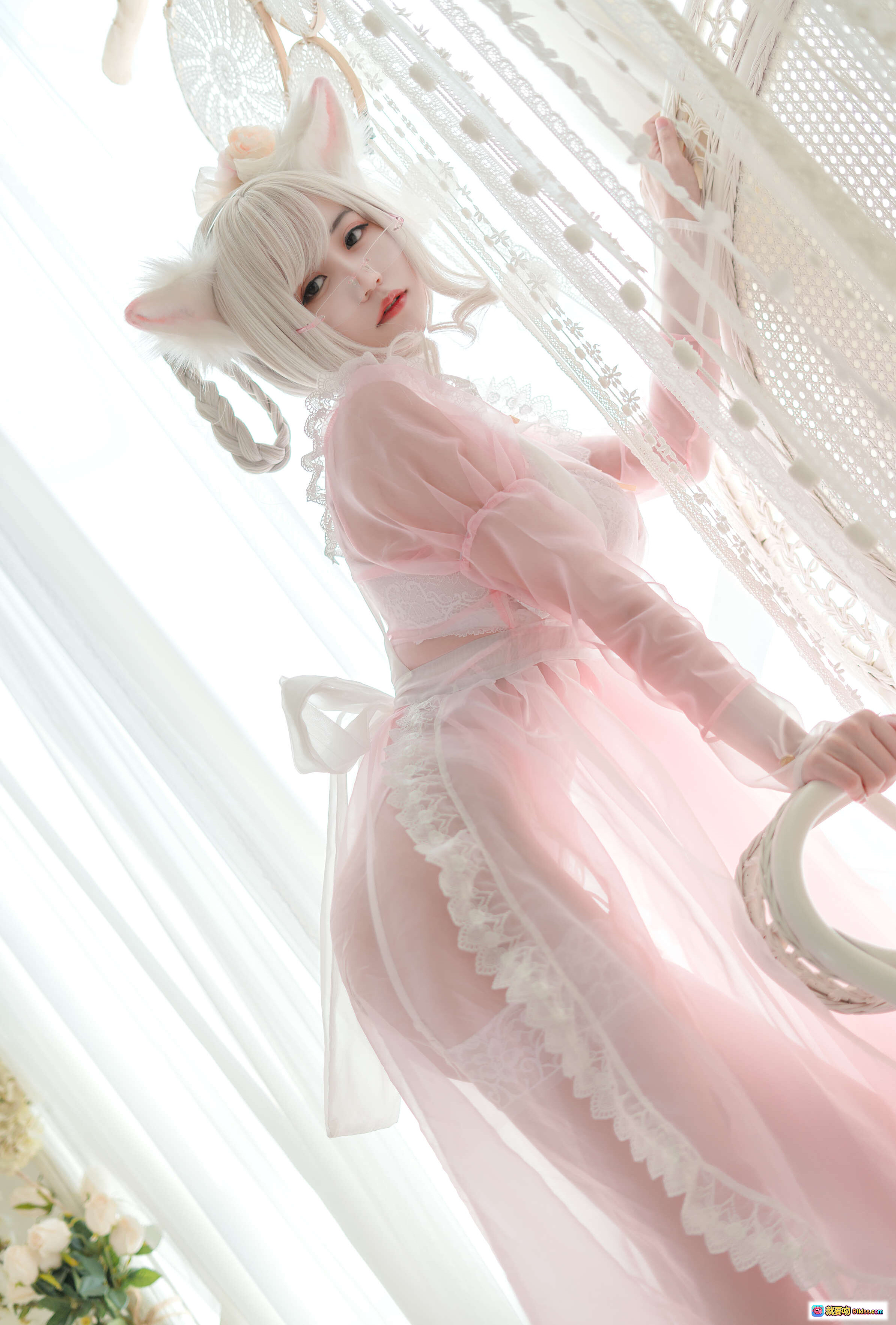 图片[3] - 小仓千代cos透明女仆粉色裙装 白发猫耳手持百合花 甜美梦幻写真集 - 就要吻