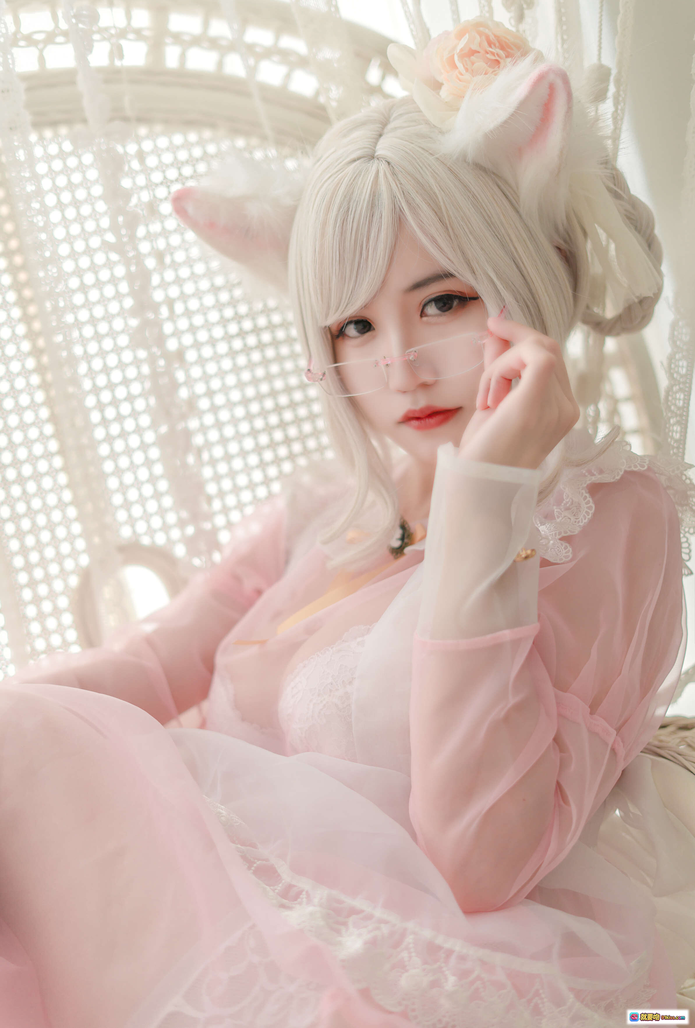 图片[4] - 小仓千代cos透明女仆粉色裙装 白发猫耳手持百合花 甜美梦幻写真集 - 就要吻