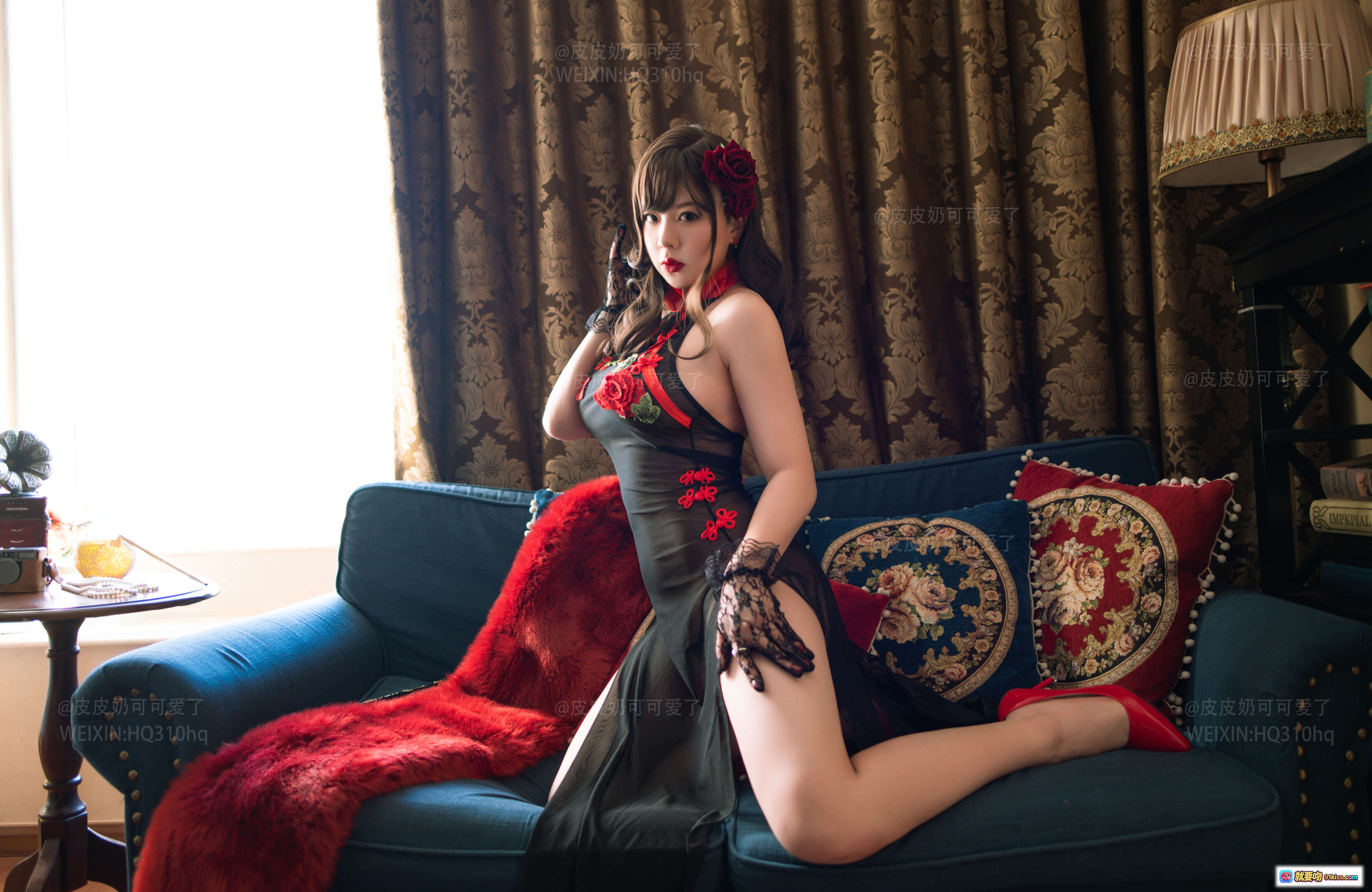 图片[2] - 皮皮奶NO.022玫瑰主题写真｜黑色蕾丝旗袍高开叉设计｜红色花朵刺绣点缀｜优雅性感私房摄影50P高清图集 - 就要吻