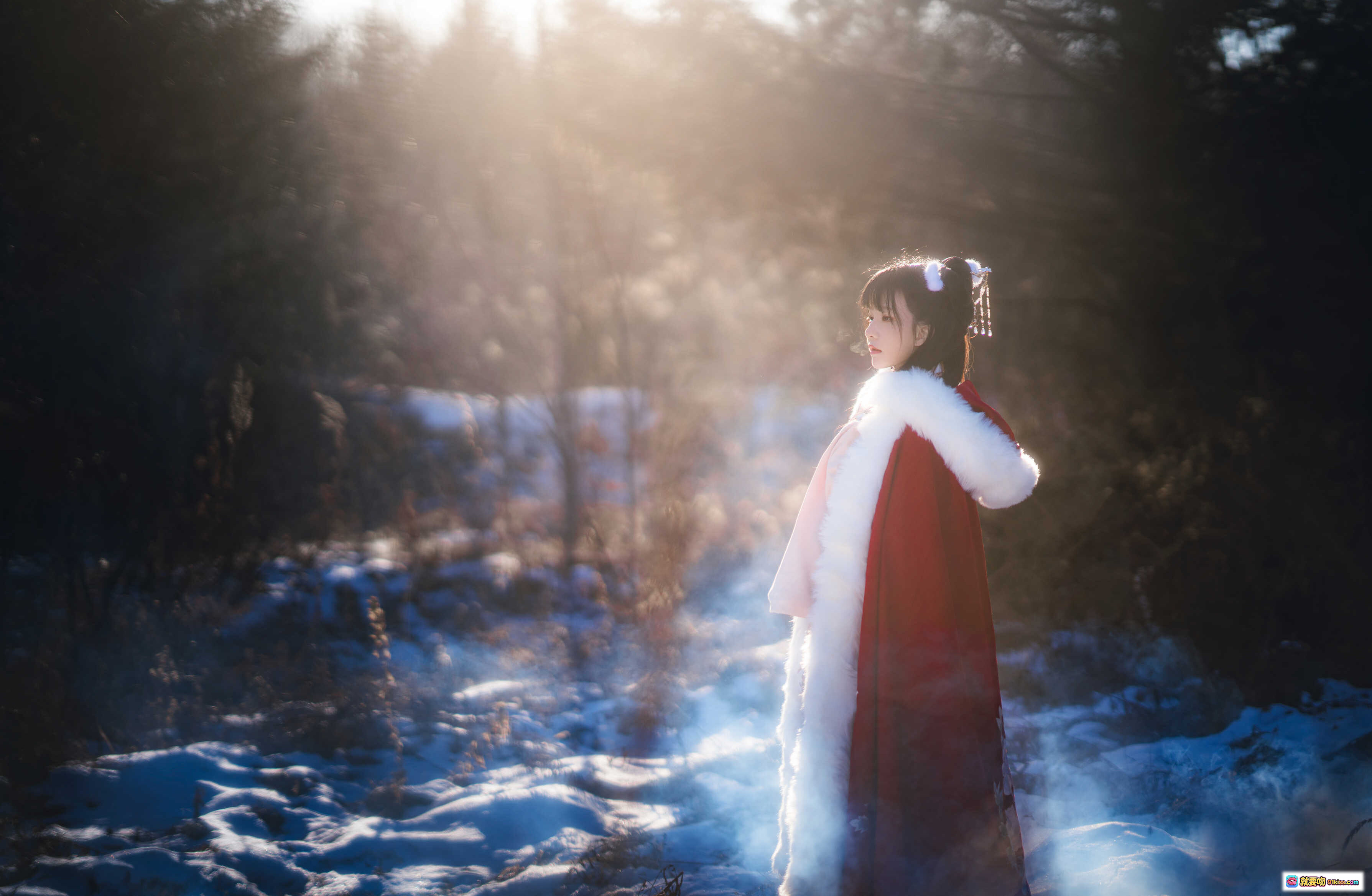 图片[8] - 桜桃喵094熹微古风汉服雪景写真 红粉刺绣毛领飘逸仙气少女摄影图集 - 就要吻