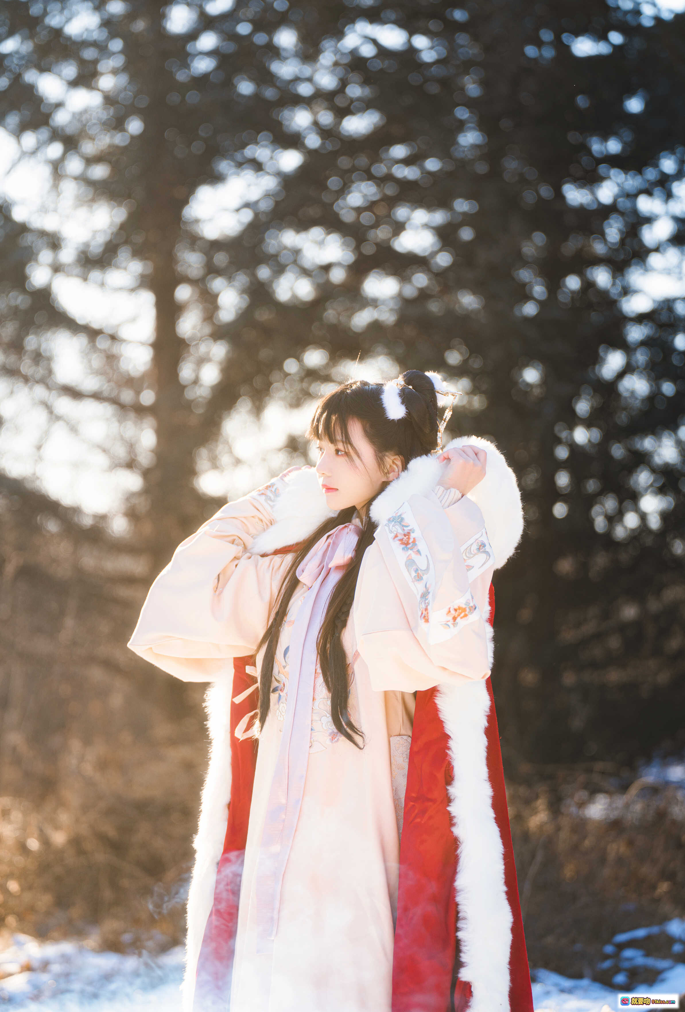 图片[3] - 桜桃喵094熹微古风汉服雪景写真 红粉刺绣毛领飘逸仙气少女摄影图集 - 就要吻