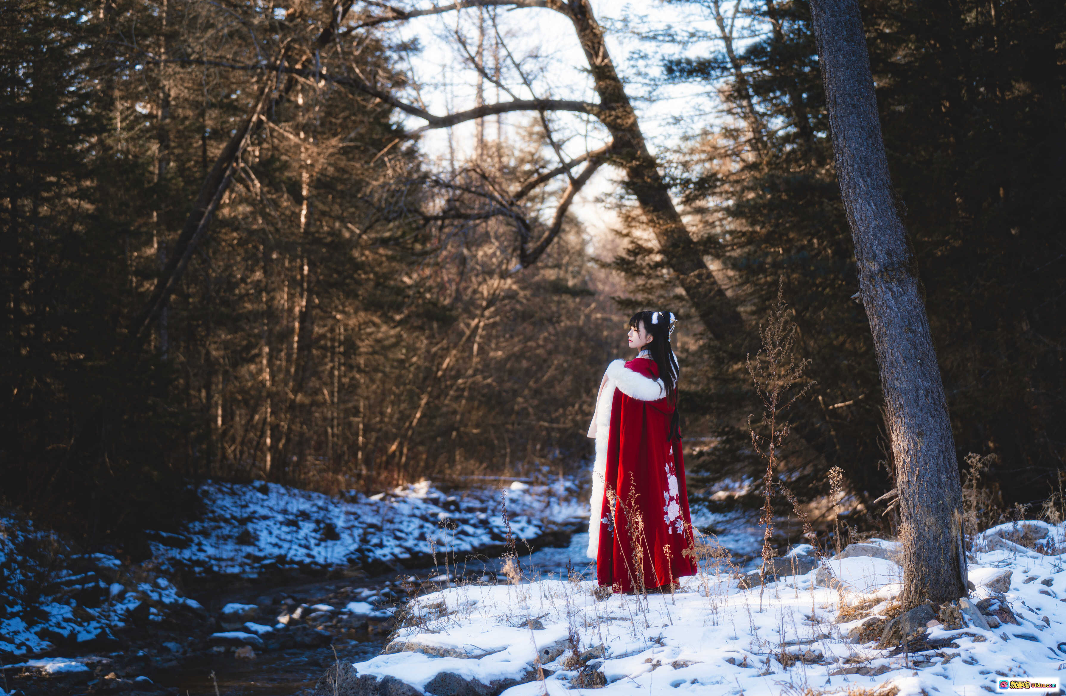 图片[6] - 桜桃喵094熹微古风汉服雪景写真 红粉刺绣毛领飘逸仙气少女摄影图集 - 就要吻