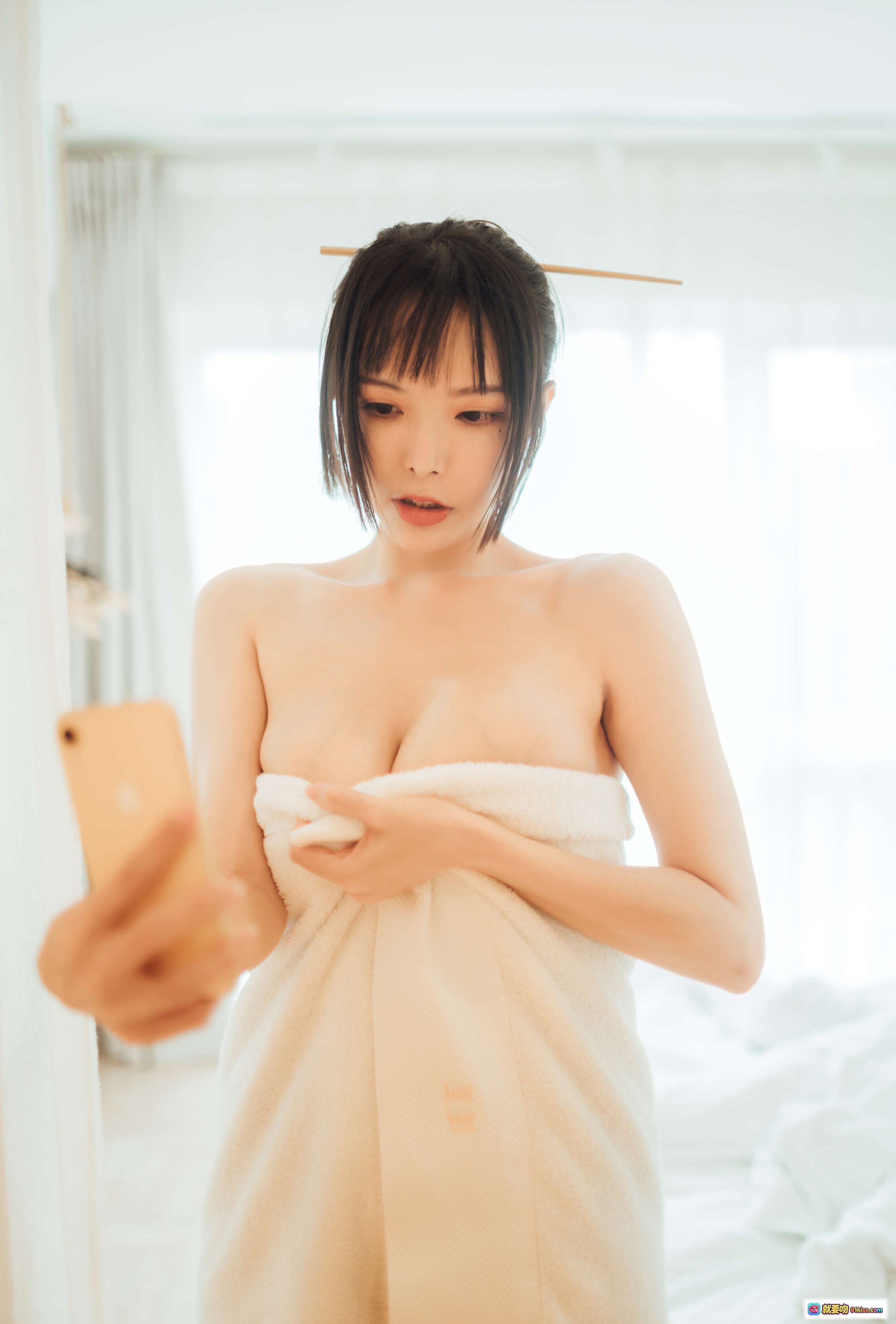 图片[10] - 秋和柯基 NO.044 巴山夜雨 50P高清写真 裸体私房美拍 柔光浴后性感特写 短发少女诱惑姿态 - 就要吻