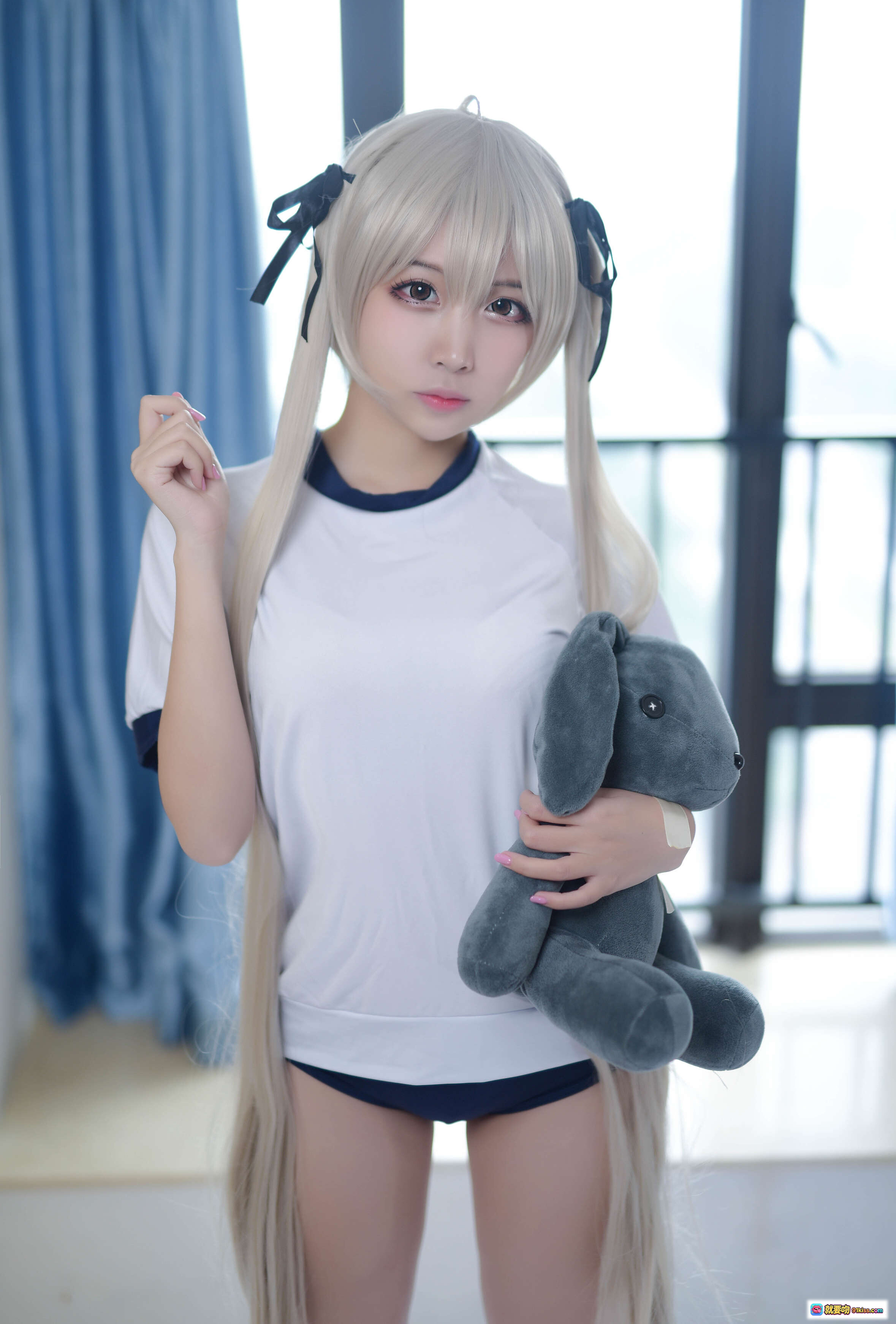 图片[7] - 二佐Nisa NO.053 穹妹运动服Cosplay 白蓝短袖长发双马尾 跪床伸展姿势 清纯少女风 室内写真 29P高清图集 - 就要吻