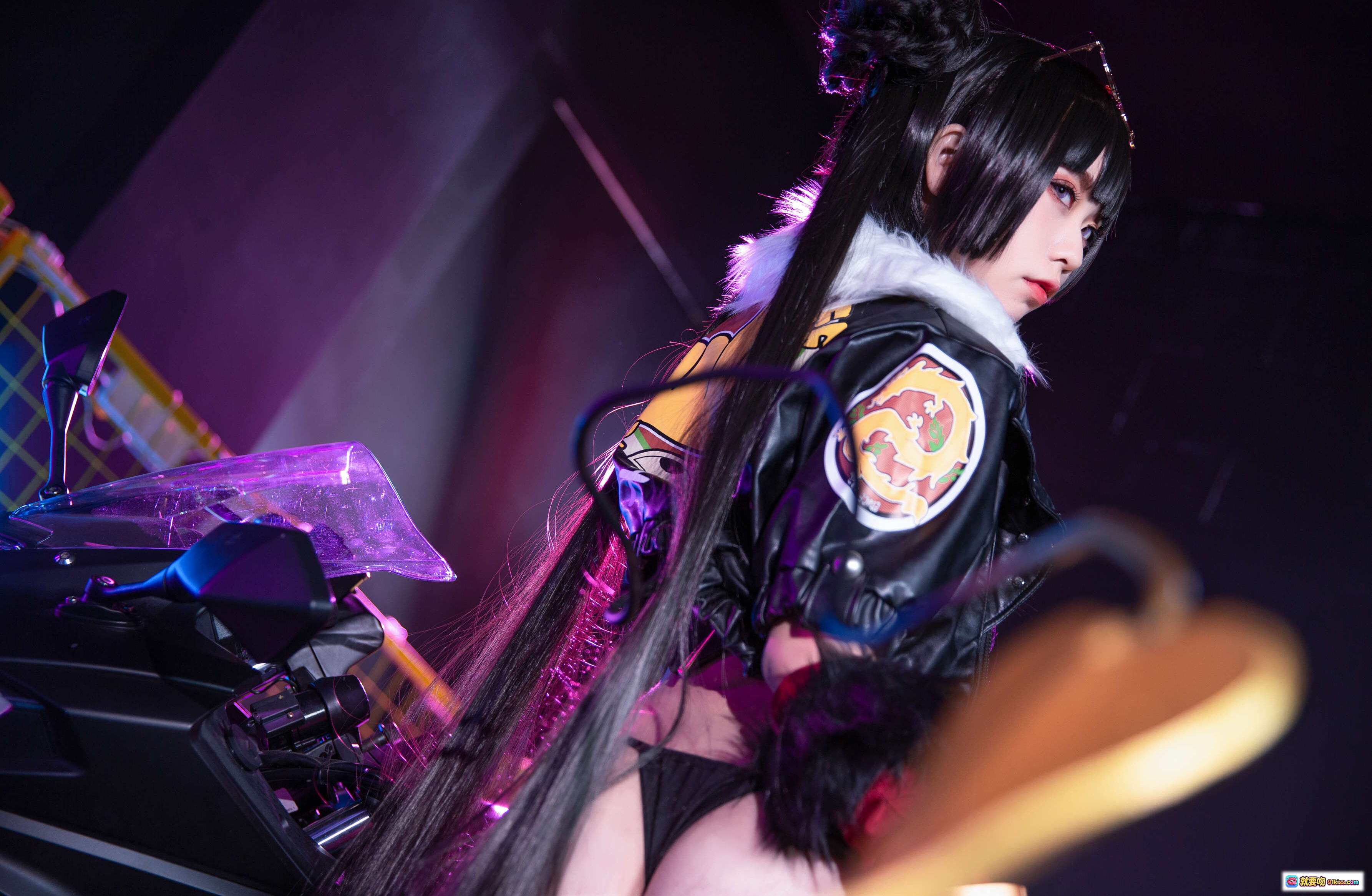 图片[5] - G44不会受伤 NO.009 春鹏饺子外卖小妹 Cosplay 美女 24P 288MB 霓虹灯网格背景 动漫角色扮演 萌系制服 时尚写真 - 就要吻