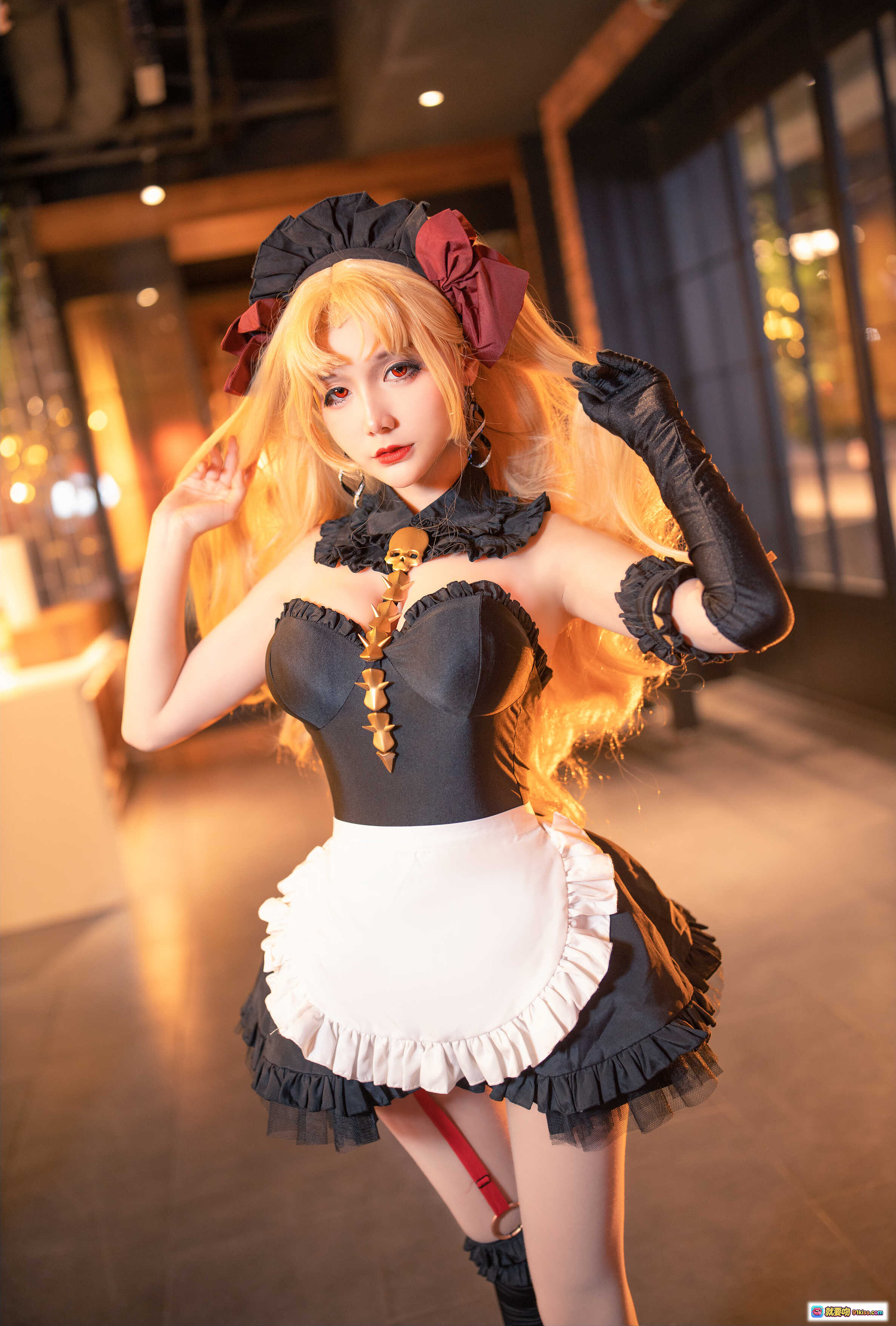 图片[6] - 仙九Airi NO.006 艾蕾女仆装写真｜金发黑裙白围裙美腿cosplay｜室内咖啡厅氛围感拍摄｜21P高清图集 - 就要吻