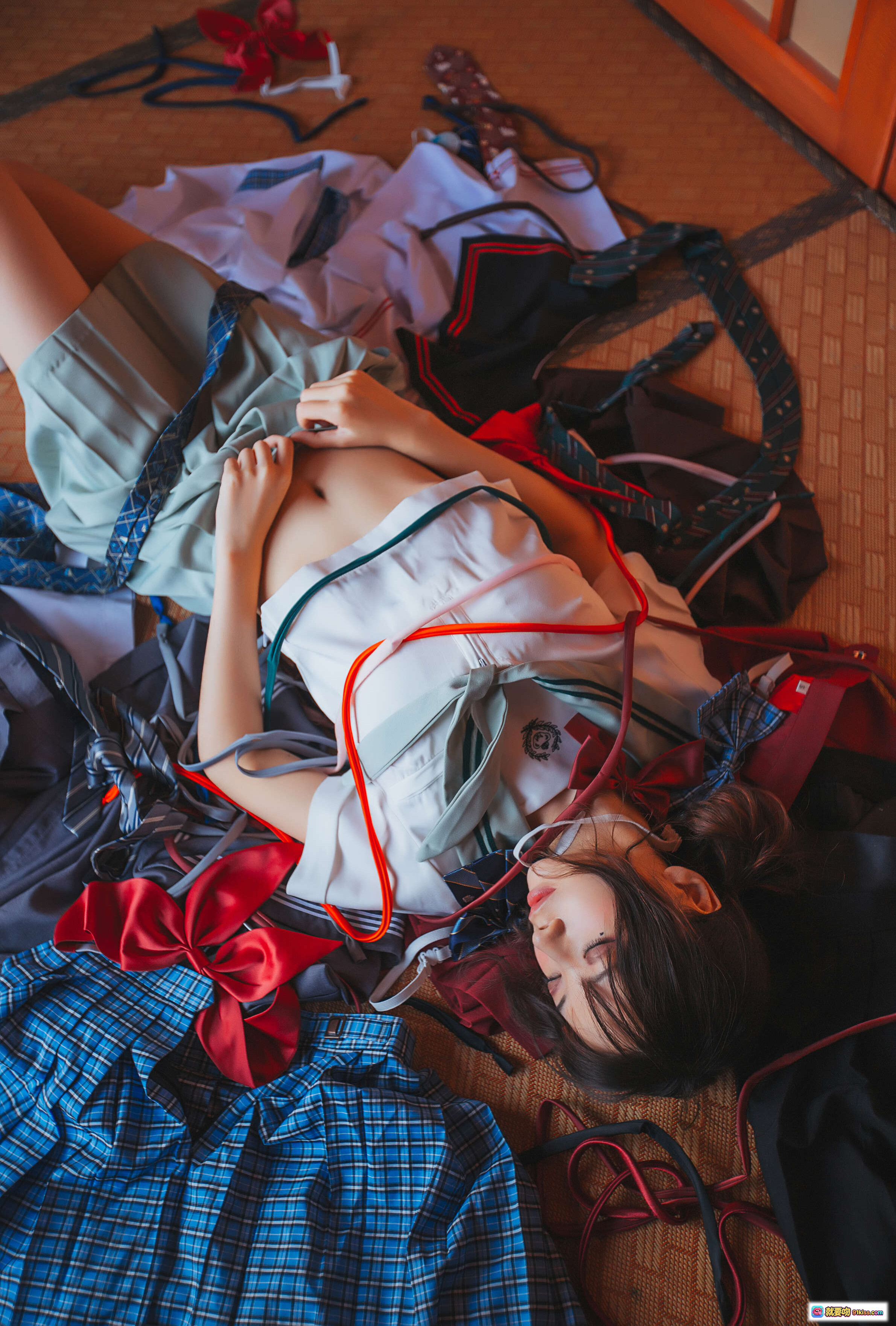 图片[9] - 疯猫ss NO.050 少女写真 24P高清日系校园风 白袜短裙榻榻米场景 甜美私房摄影 - 就要吻