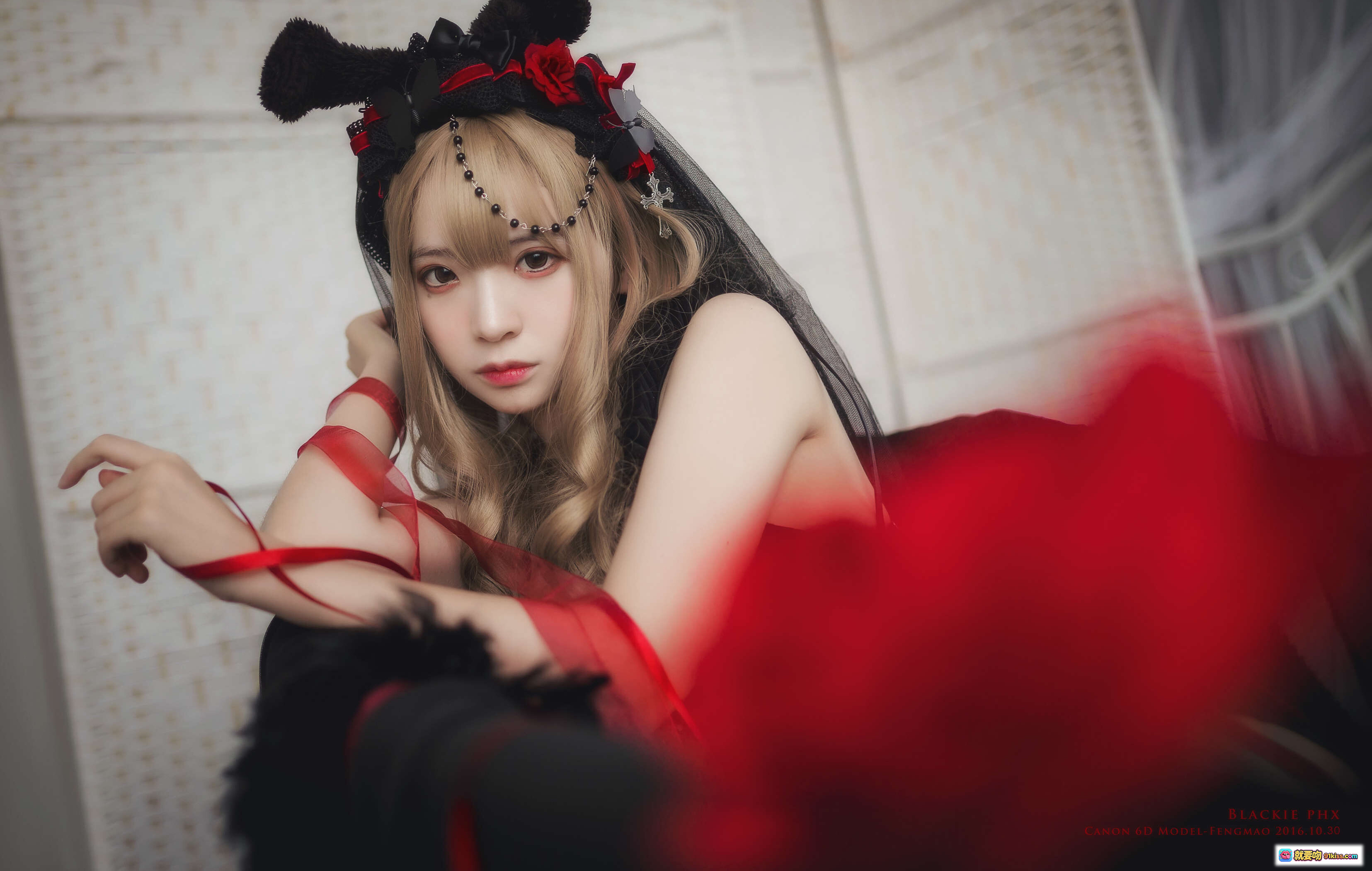 图片[8] - 疯猫ss NO.061 黑色玫瑰 Cosplay 美少女 金发红丝带 哥特风 暗黑系 时尚写真 高清壁纸 20-27MB - 就要吻