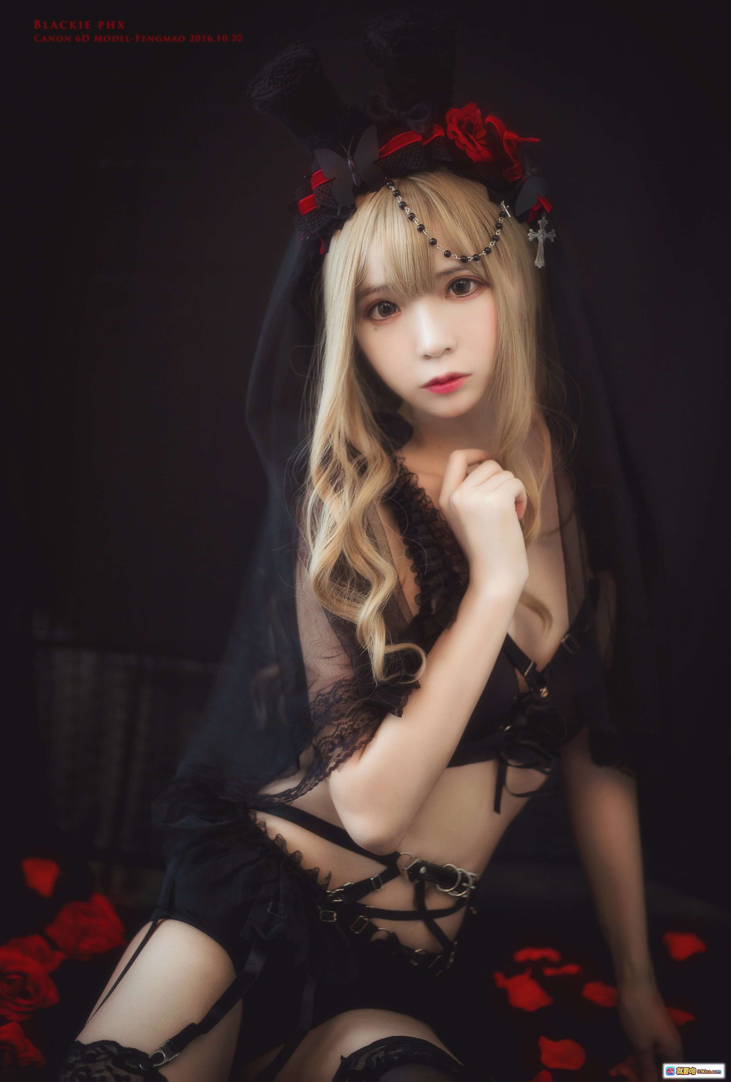 图片[7] - 疯猫ss NO.061 黑色玫瑰 Cosplay 美少女 金发红丝带 哥特风 暗黑系 时尚写真 高清壁纸 20-27MB - 就要吻