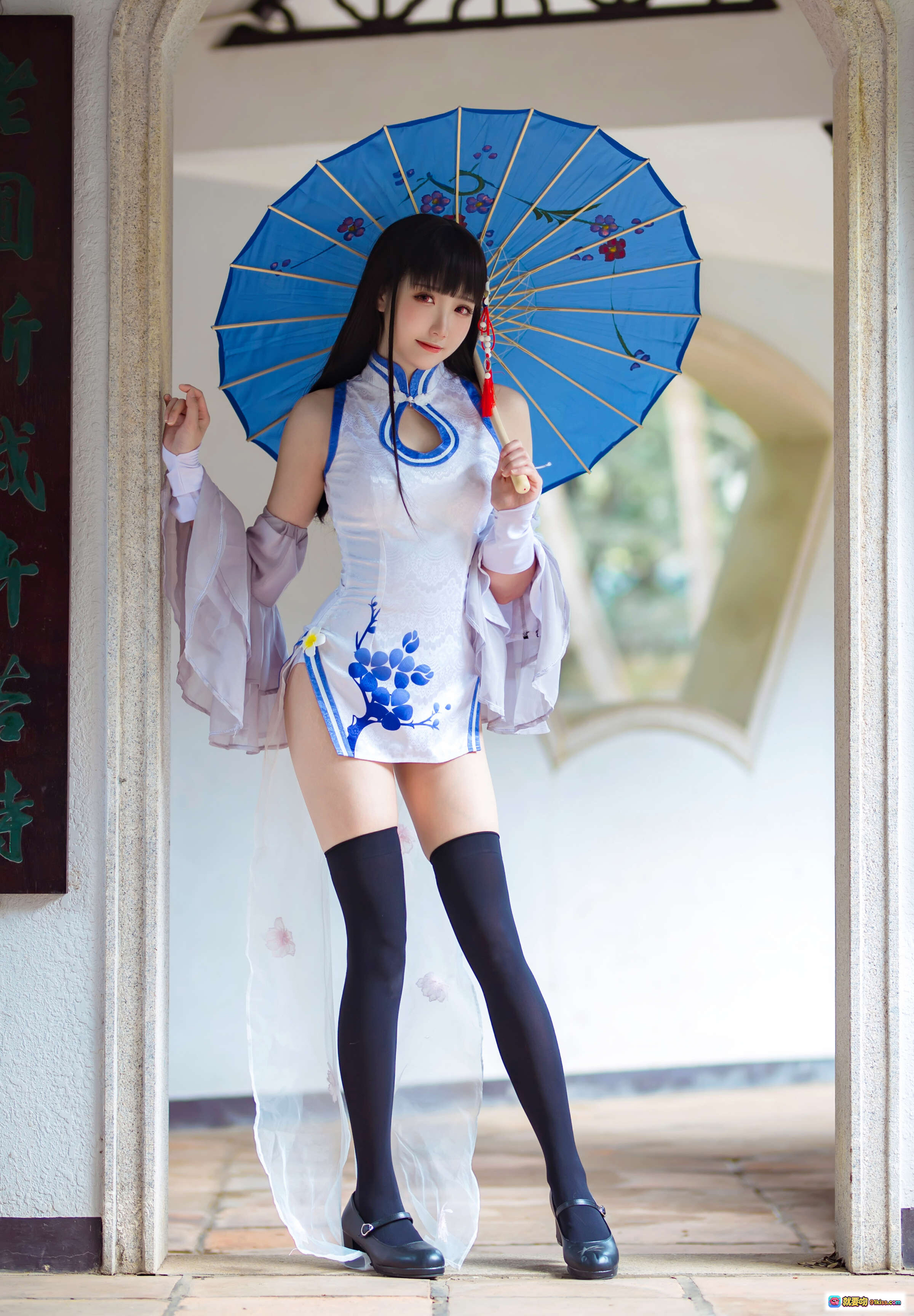 图片[9] - 瓜希酱NO.035碧蓝航线逸仙cosplay写真 | 蓝色旗袍黑丝美腿户外坐姿优雅摆拍 - 就要吻