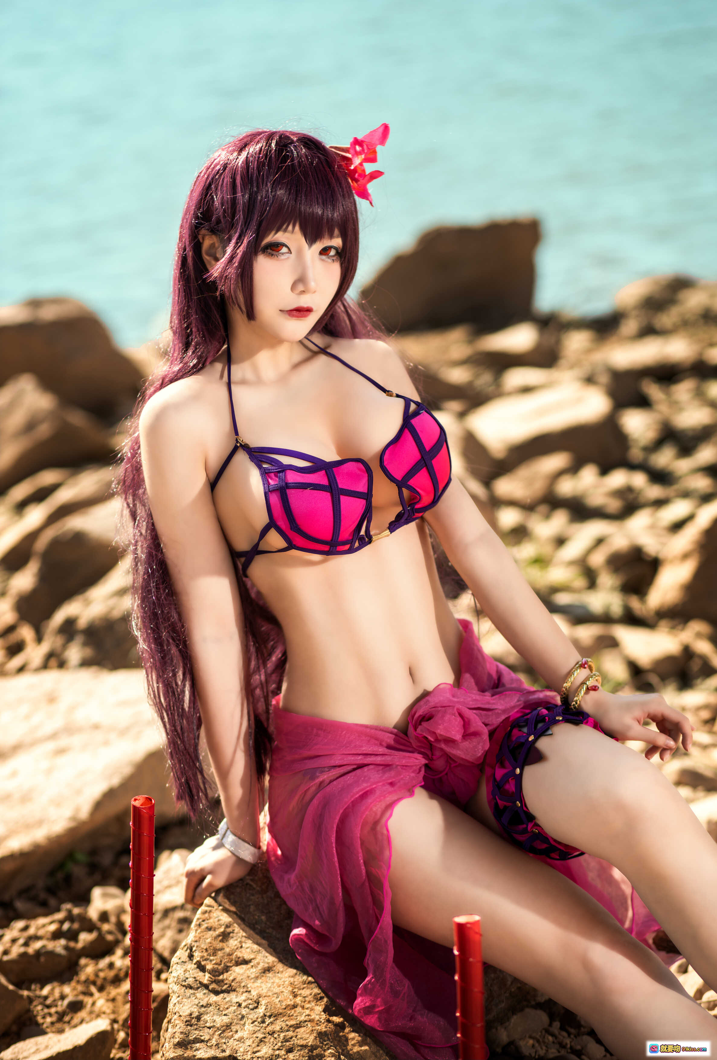 图片[9] - 仙九Airi NO.003 斯卡哈水着Cosplay 红色比基尼 持长矛 海边岩石桥景写真 15P高清图集 - 就要吻