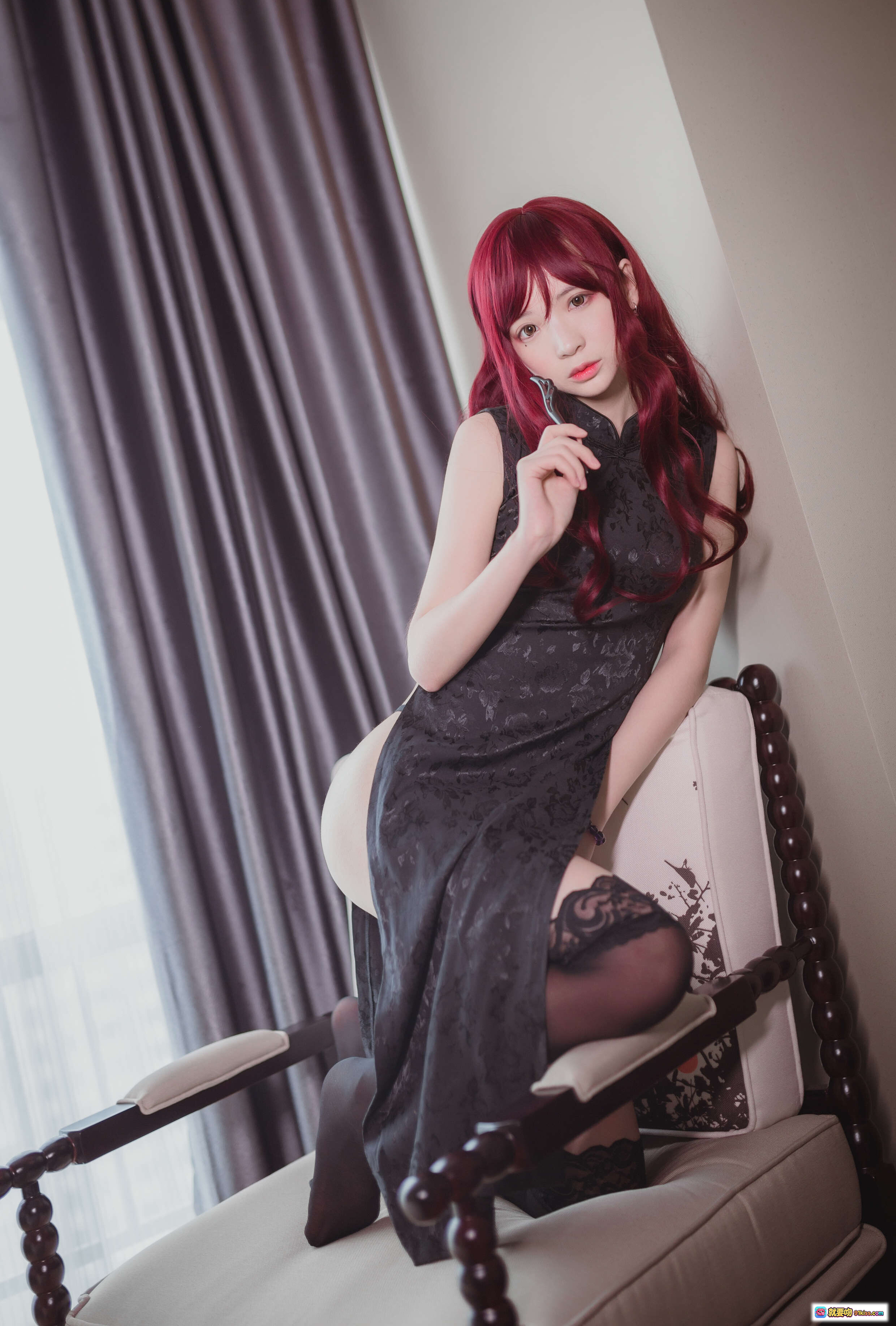 图片[4] - 疯猫ss NO.064 旗袍写真 红发美女 黑丝美腿 性感私房 室内窗边拍摄 31P高清图集 - 就要吻