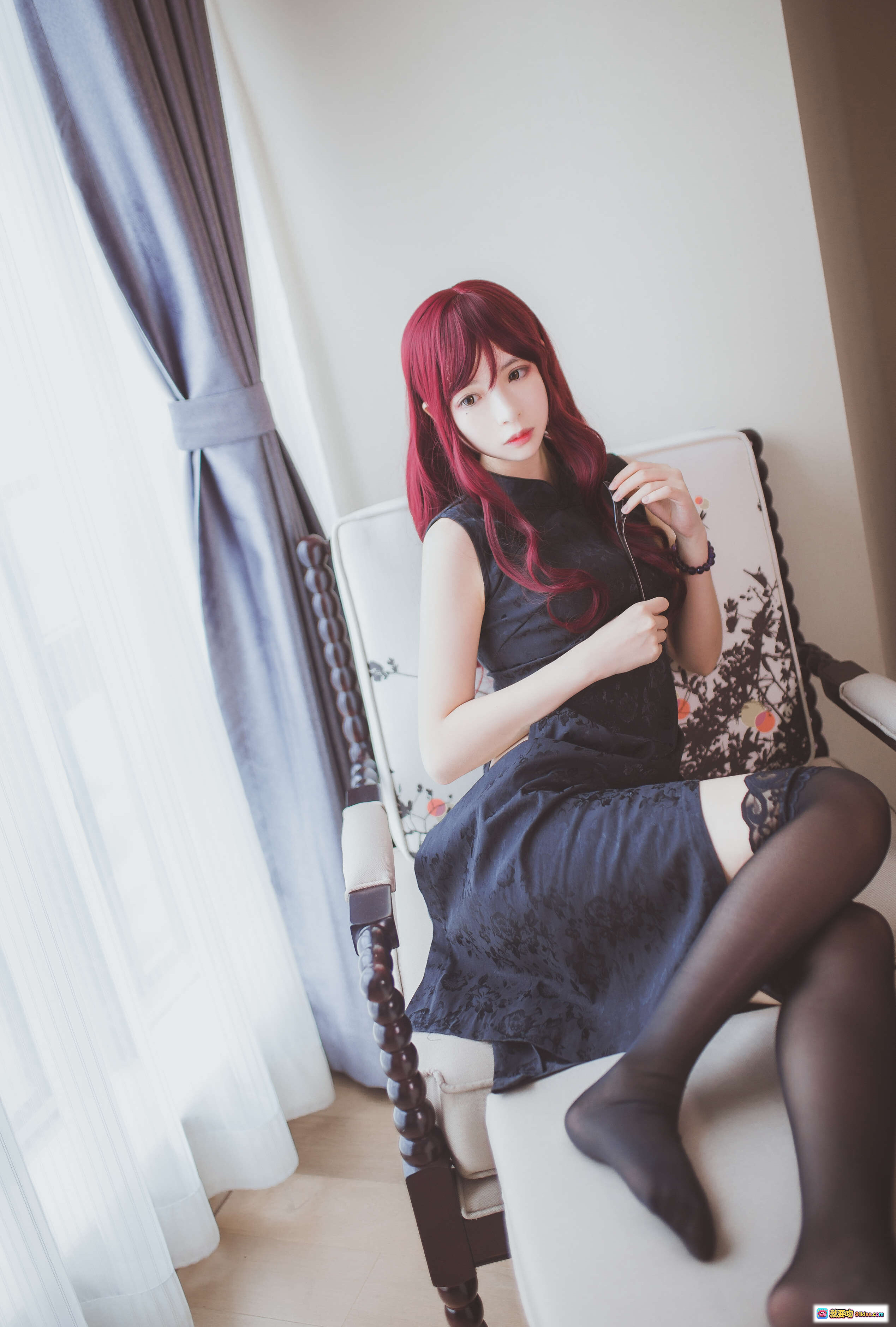 图片[10] - 疯猫ss NO.064 旗袍写真 红发美女 黑丝美腿 性感私房 室内窗边拍摄 31P高清图集 - 就要吻