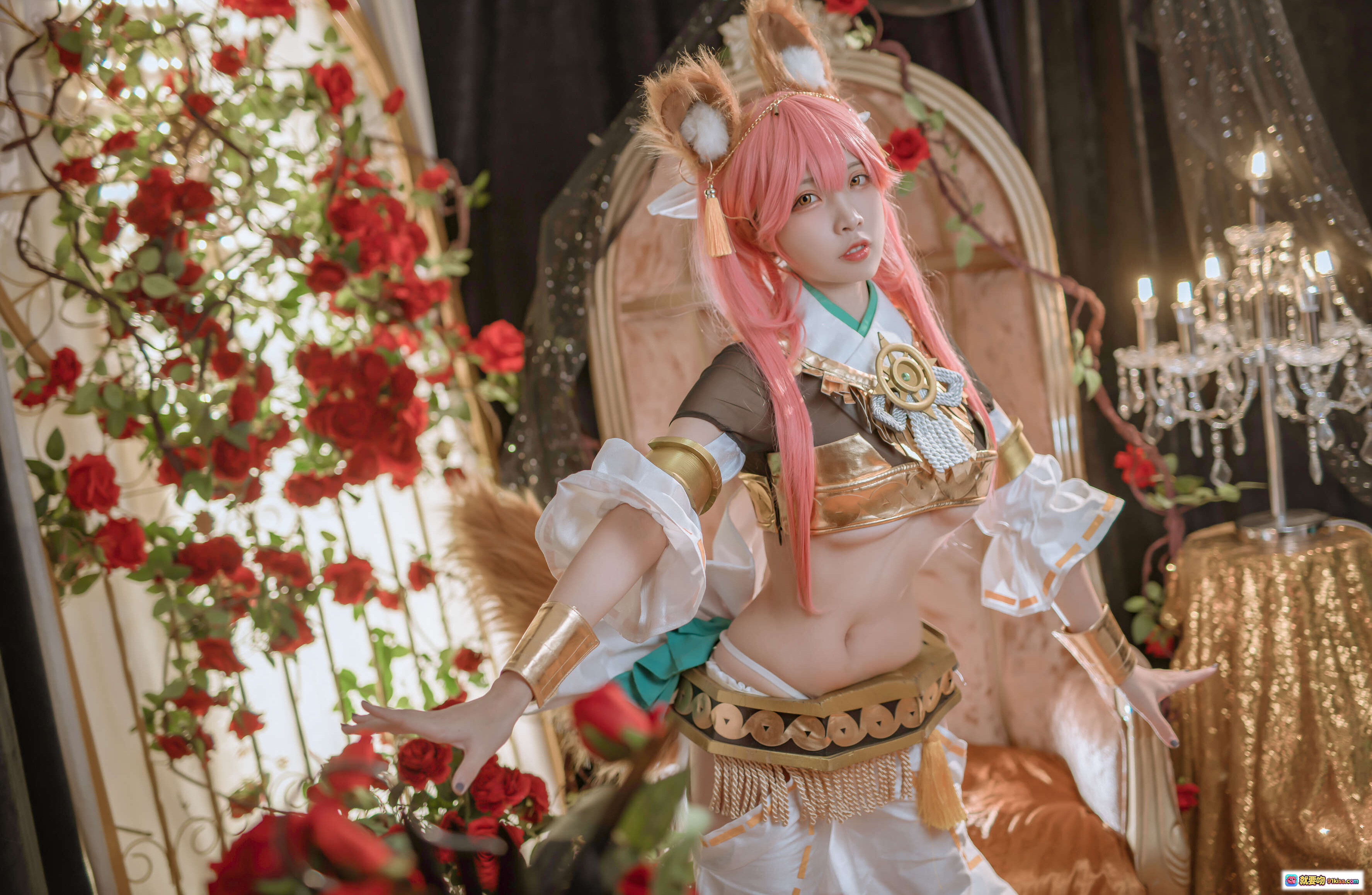 图片[2] - 二佐Nisa玉藻前神话礼装Cosplay写真｜粉发狐耳华丽和风造型｜精致金饰白裙日系美少女角色扮演 - 就要吻