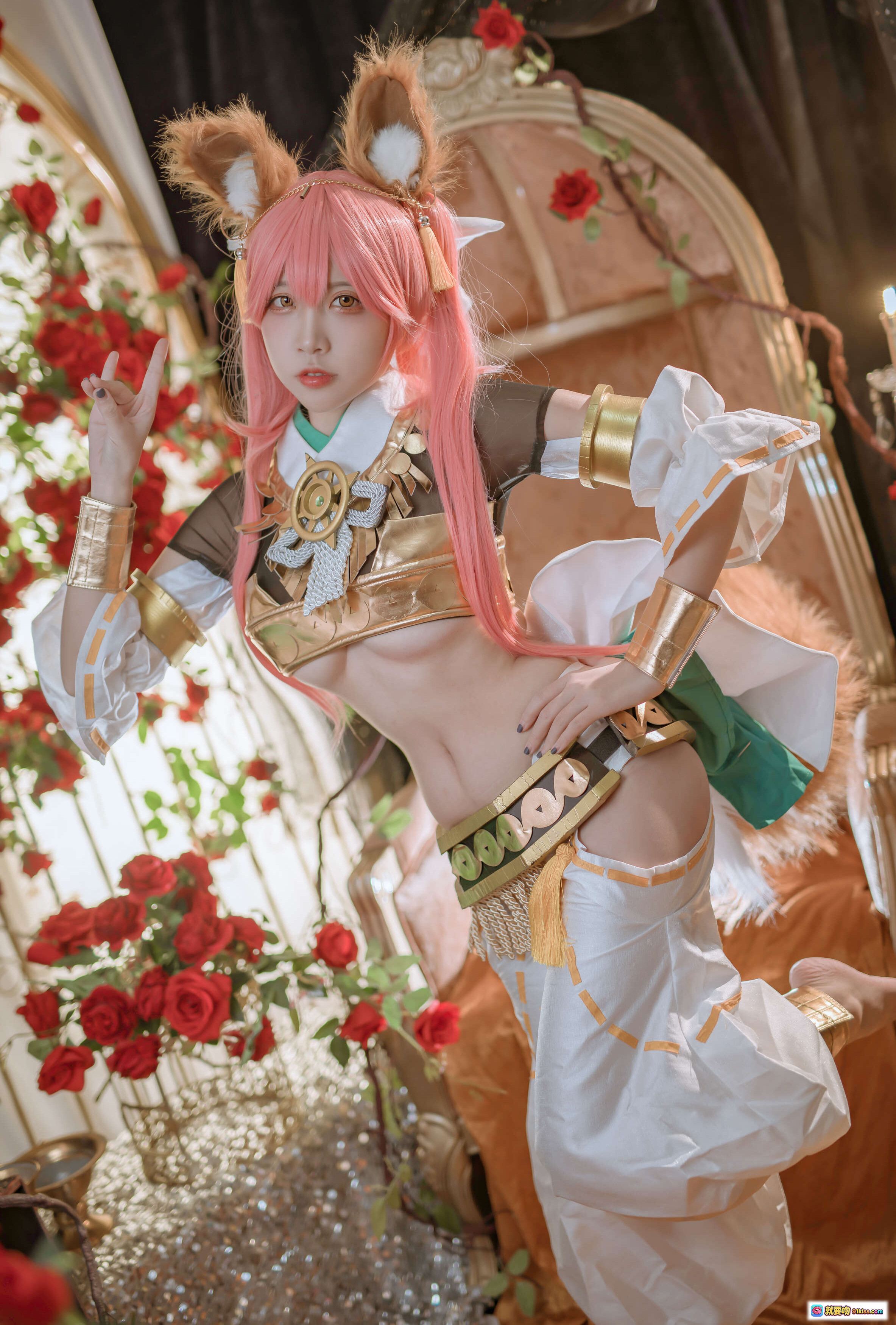 图片[10] - 二佐Nisa玉藻前神话礼装Cosplay写真｜粉发狐耳华丽和风造型｜精致金饰白裙日系美少女角色扮演 - 就要吻