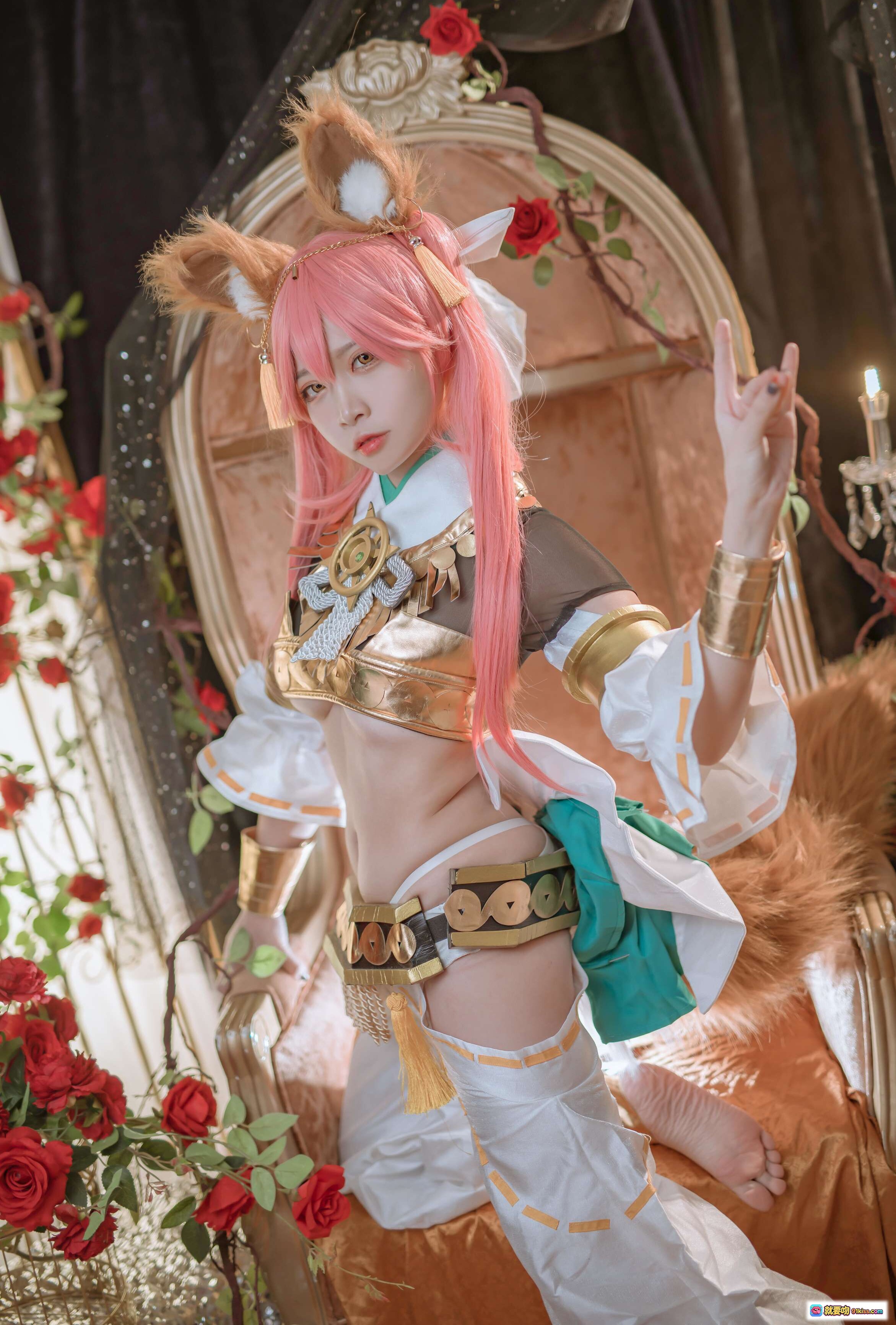 图片[9] - 二佐Nisa玉藻前神话礼装Cosplay写真｜粉发狐耳华丽和风造型｜精致金饰白裙日系美少女角色扮演 - 就要吻