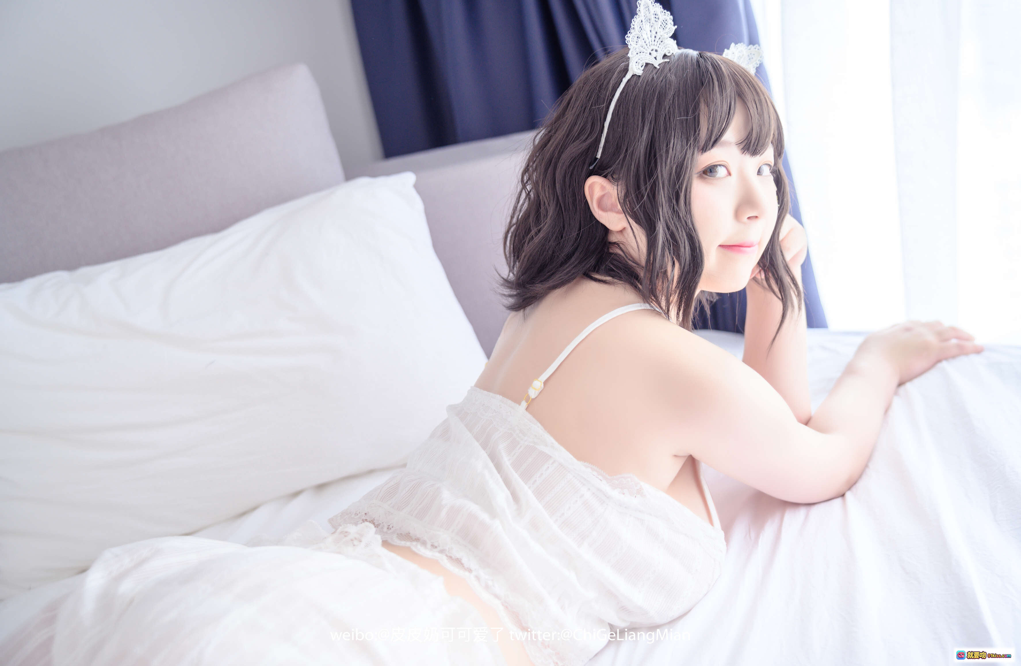 图片[2] - 皮皮奶NO.023白睡衣写真50P高清图集 猫耳少女抱泰迪熊卧室私房美图 - 就要吻