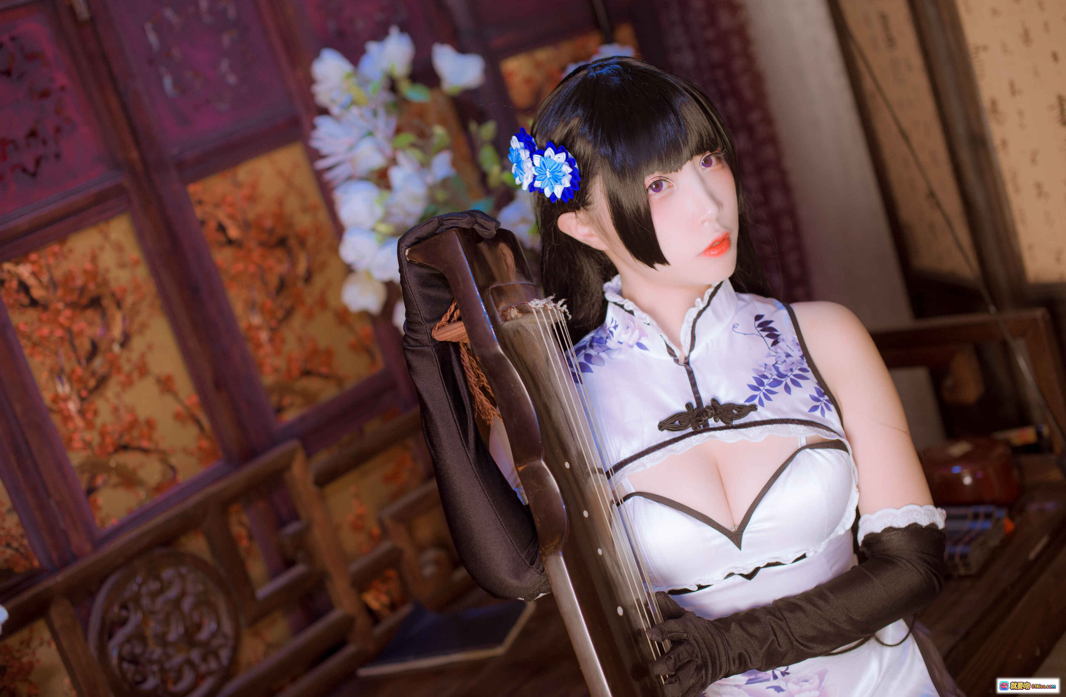 图片[6] - 二佐Nisa NO.022 瓶儿 Cosplay 旗袍写真 白色青花瓷风 修身镂空设计 黑手套古典美 20P高清图集 - 就要吻