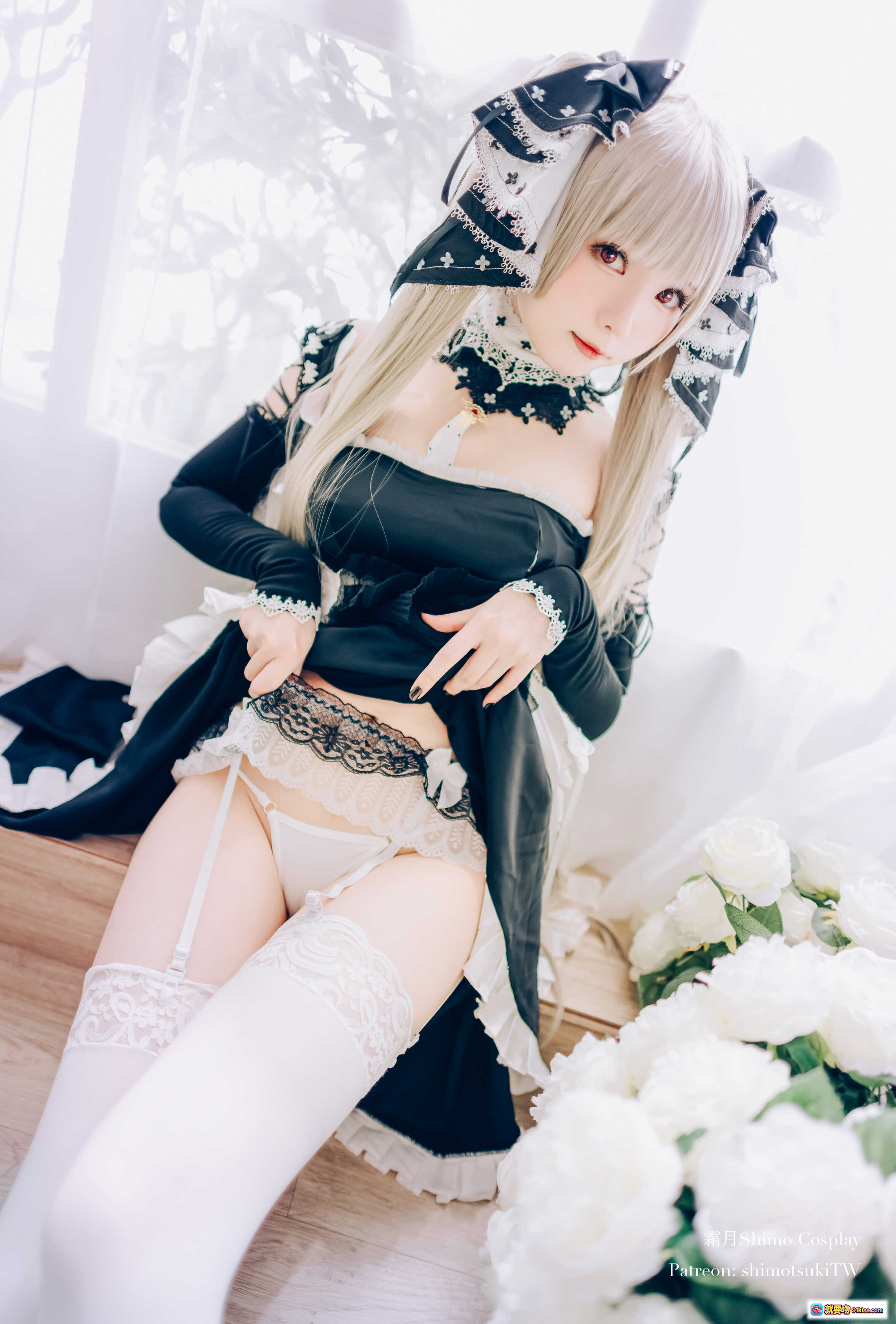 图片[2] - 霜月shimo NO.010 可畏 Cosplay 白发黑裙洛丽塔 优雅花海写真 19P高清美图 - 就要吻