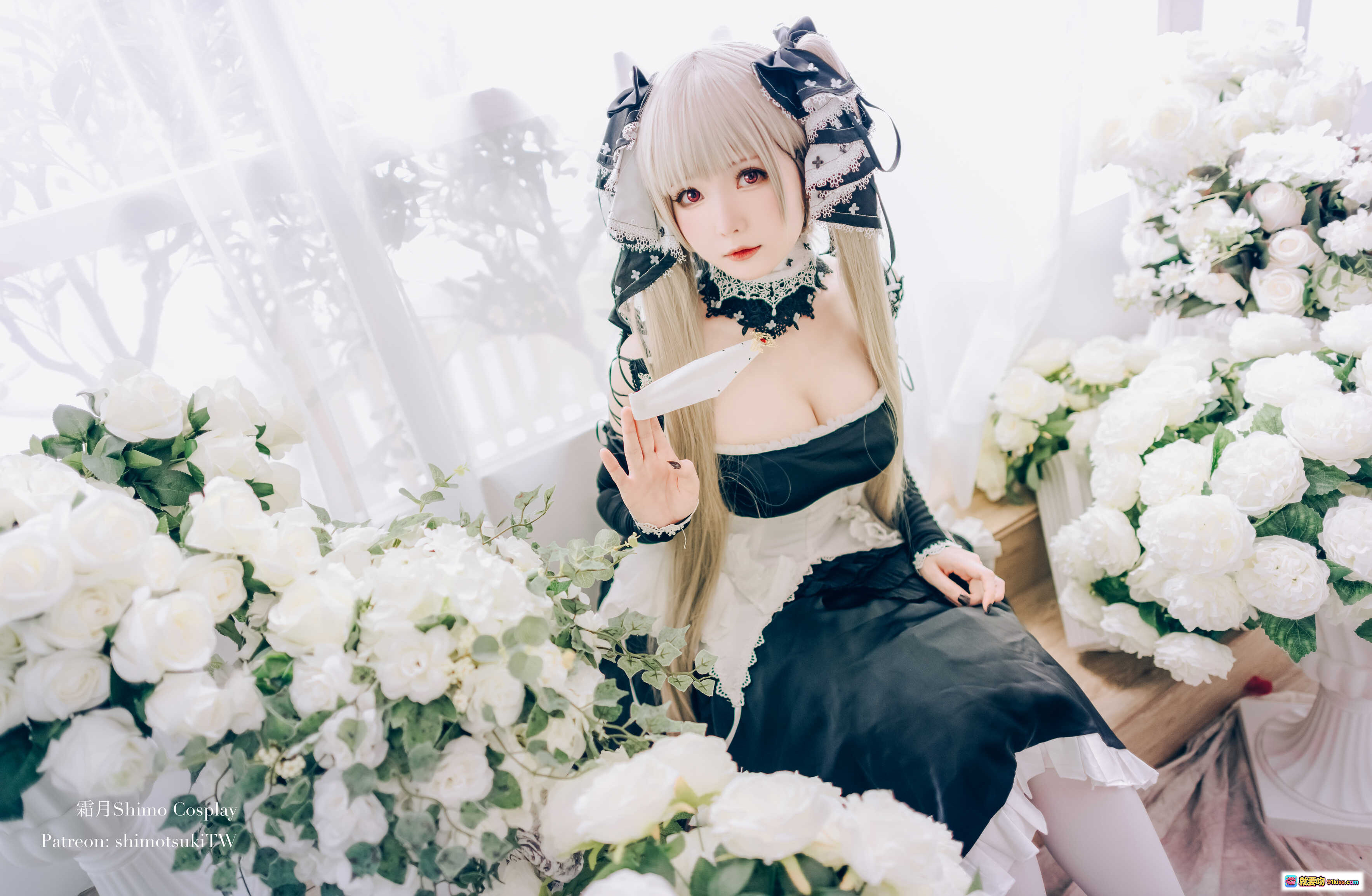 图片[1] - 霜月shimo NO.010 可畏 Cosplay 白发黑裙洛丽塔 优雅花海写真 19P高清美图 - 就要吻