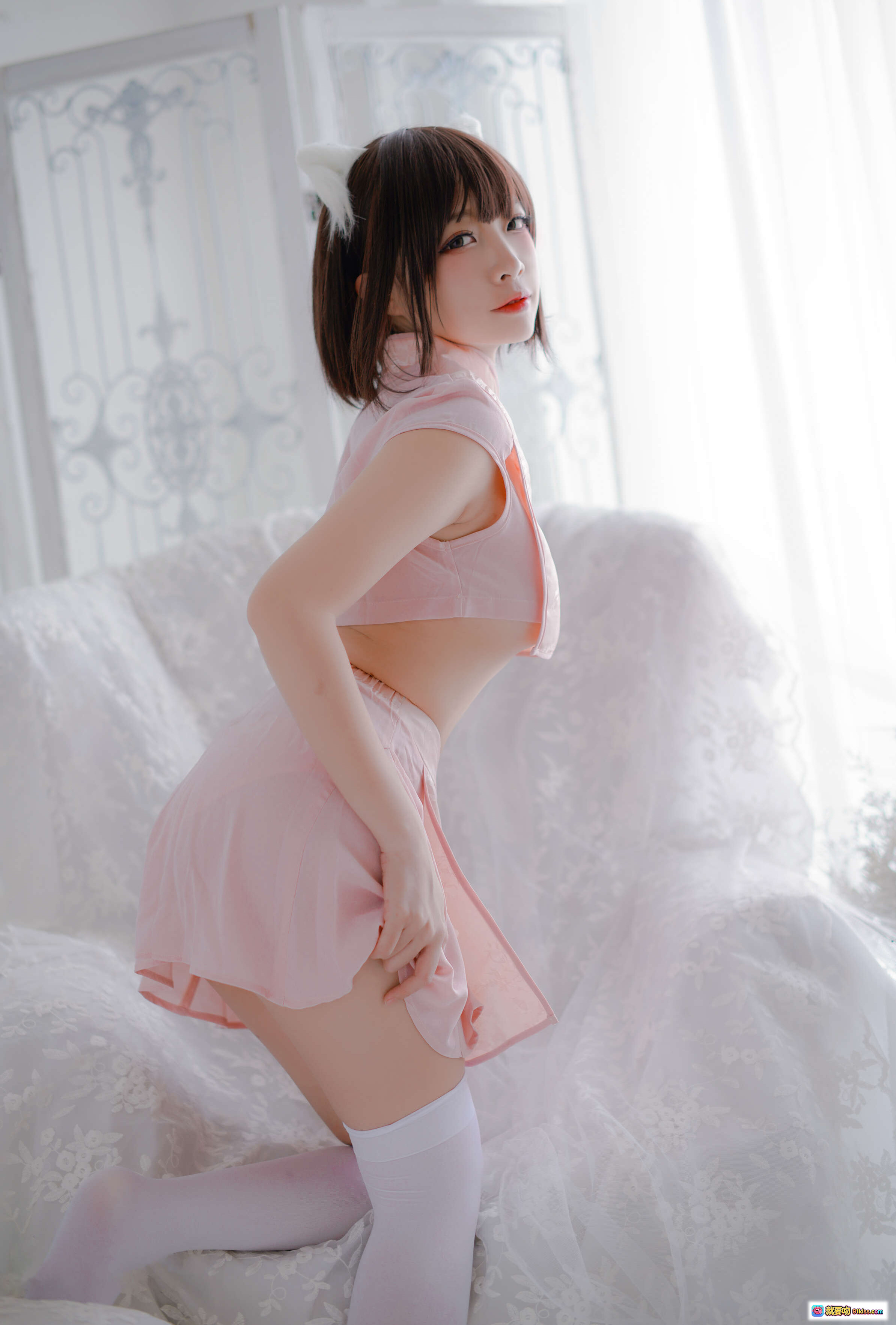 图片[3] - 二佐Nisa NO.013 粉色旗袍写真 白丝美腿 甜美少女风 室内柔光摄影 40P高清图集 - 就要吻