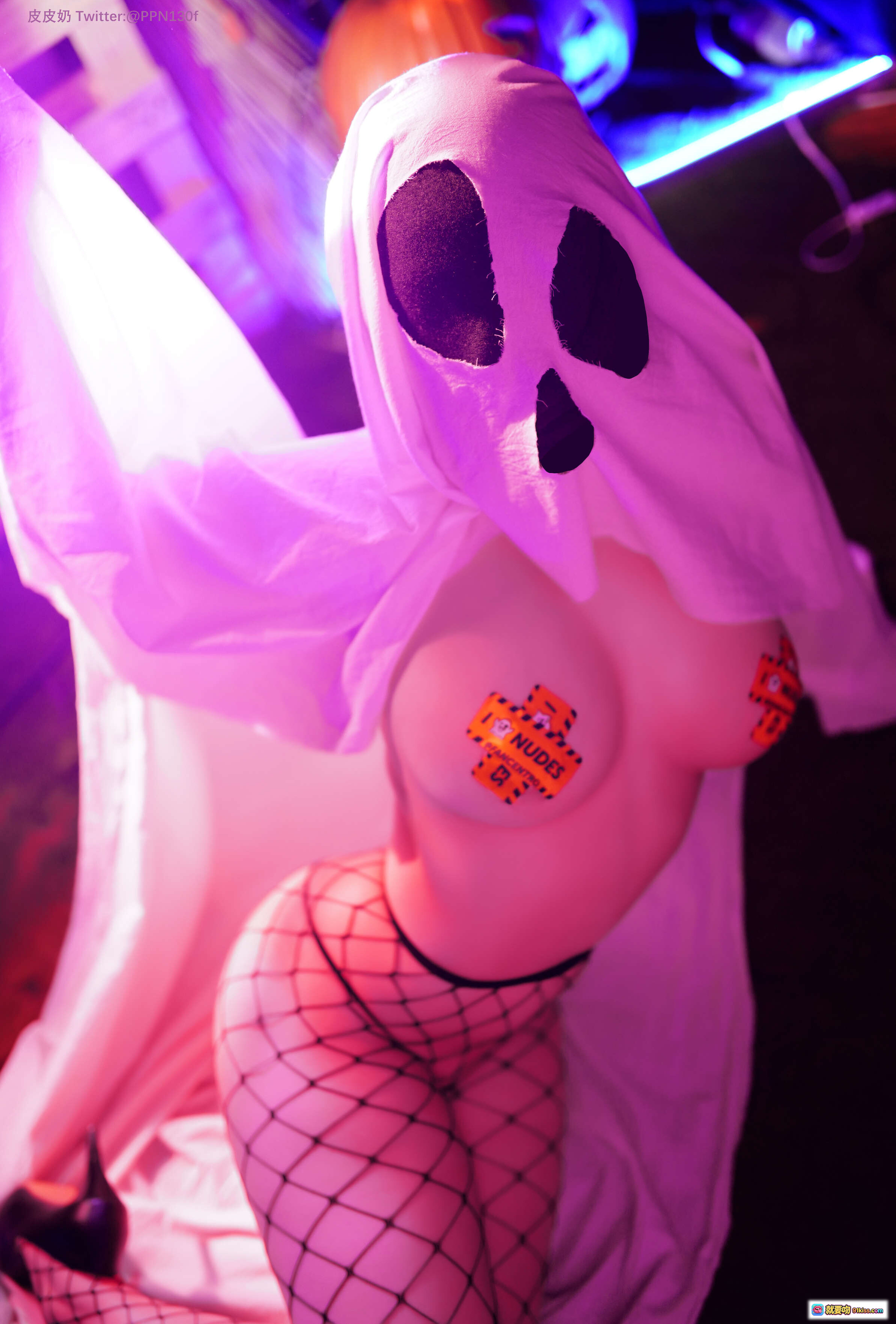 图片[2] - 皮皮奶万圣节幽灵写真NO.032 | 白纱幽灵装+渔网袜+南瓜灯氛围 | 68P高清摄影集 - 就要吻