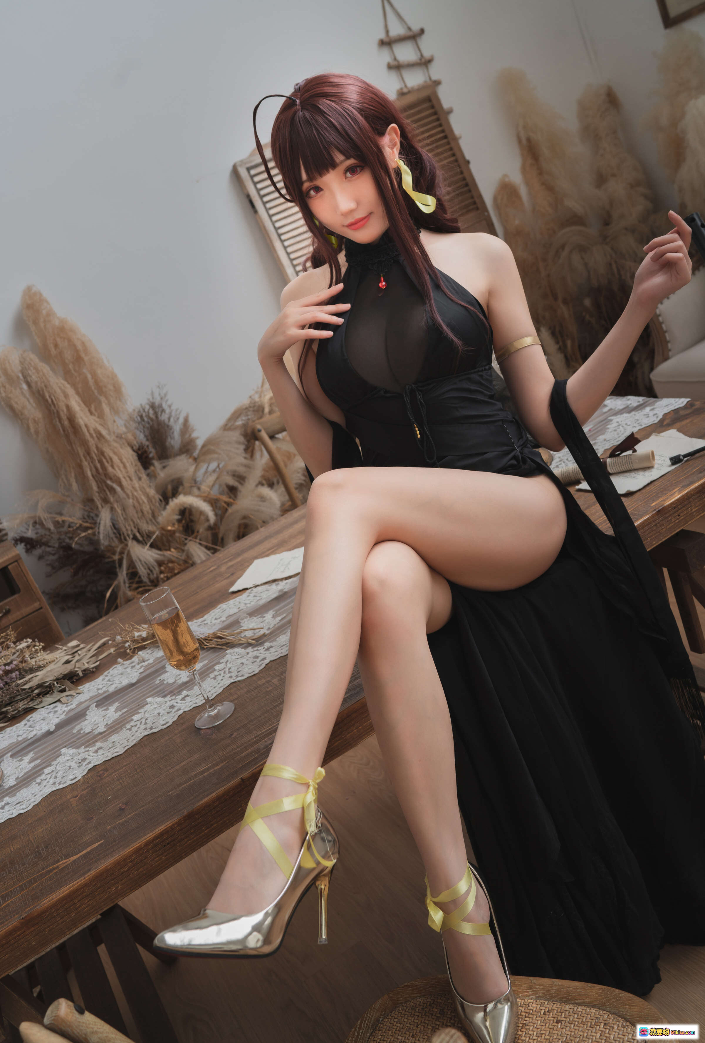 图片[8] - 瓜希酱NO.007 DSR黑裙美腿高跟写真 16P75MB室内沙发场景优雅性感私房照 - 就要吻