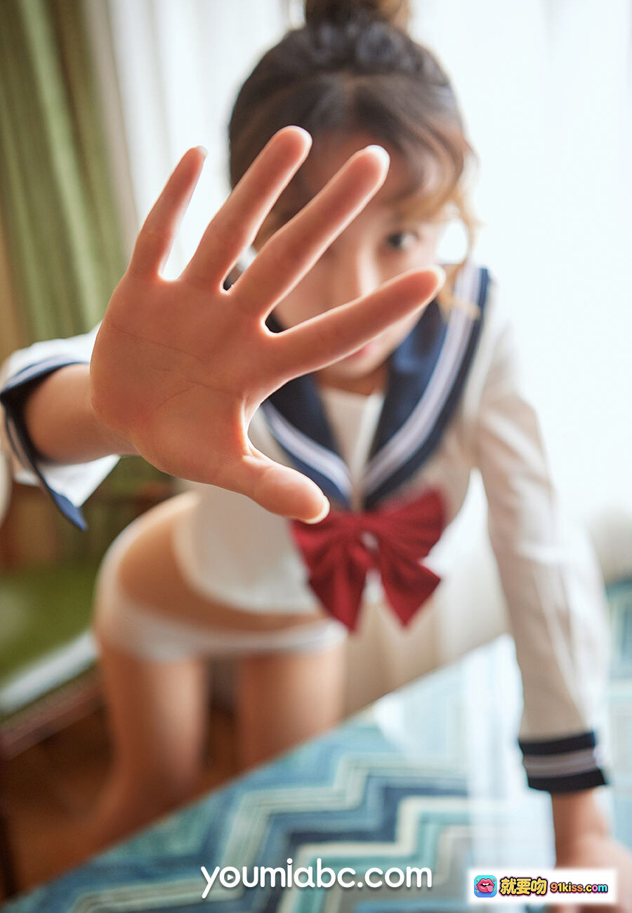 图片[8] - 绝色学妹瑶瑶穿水手服坐桌边 美腿白皙室内写真 YouMi尤蜜2020.02.13 - 就要吻