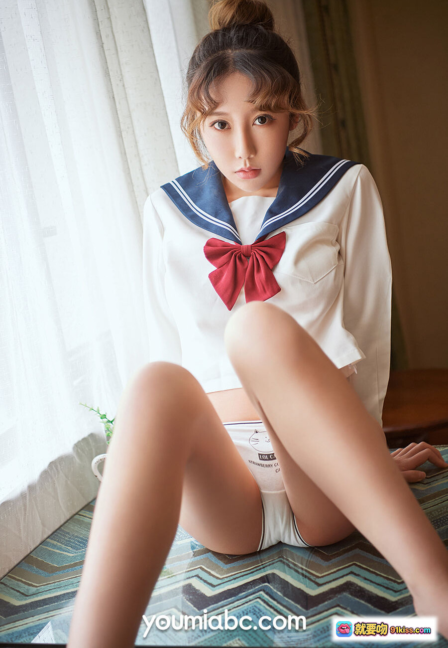 图片[2] - 绝色学妹瑶瑶穿水手服坐桌边 美腿白皙室内写真 YouMi尤蜜2020.02.13 - 就要吻