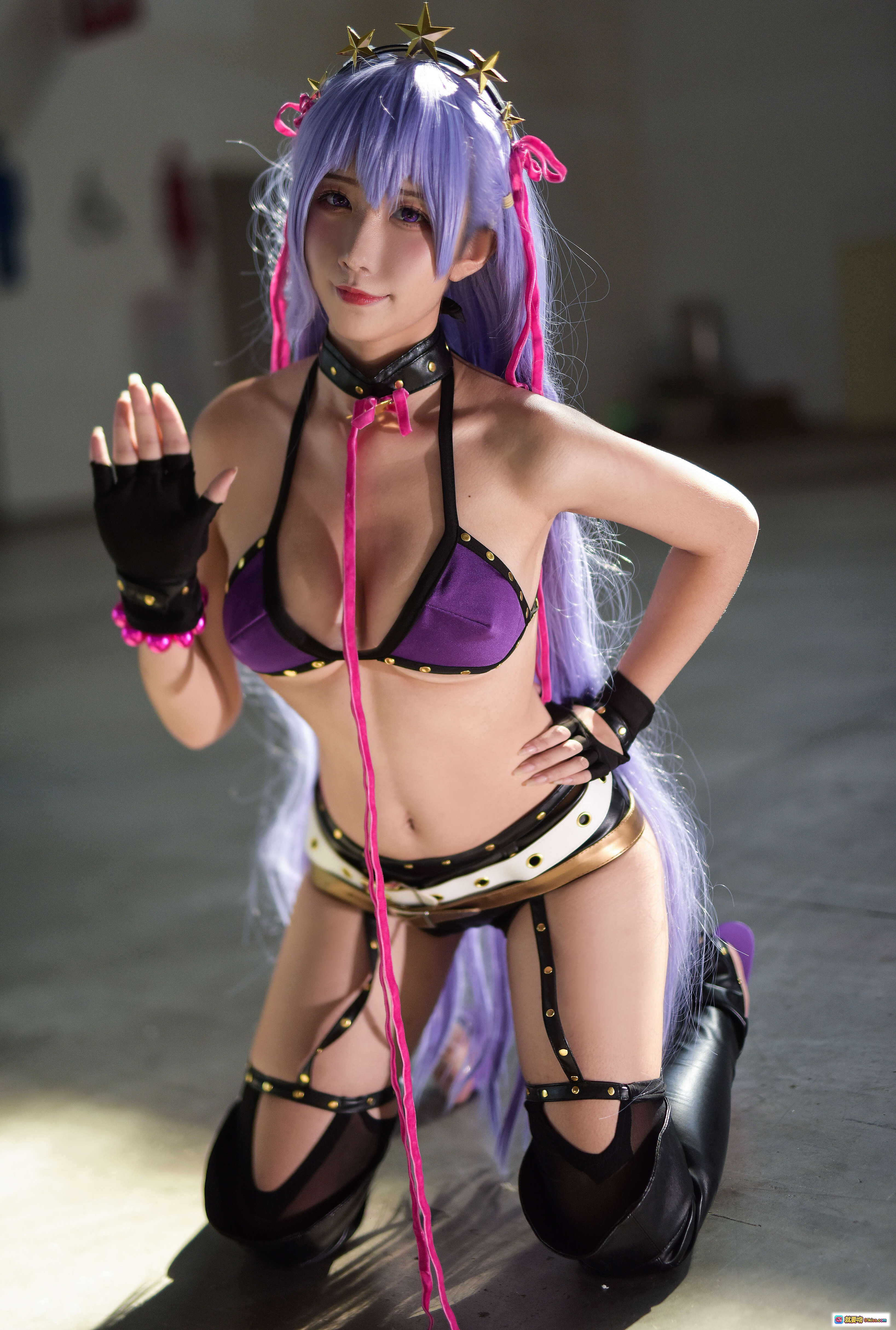 图片[8] - 九曲Jean NO.033 紫发星饰cosplay 水着比基尼 甜酷风 手套绑带造型 30P高清写真 - 就要吻