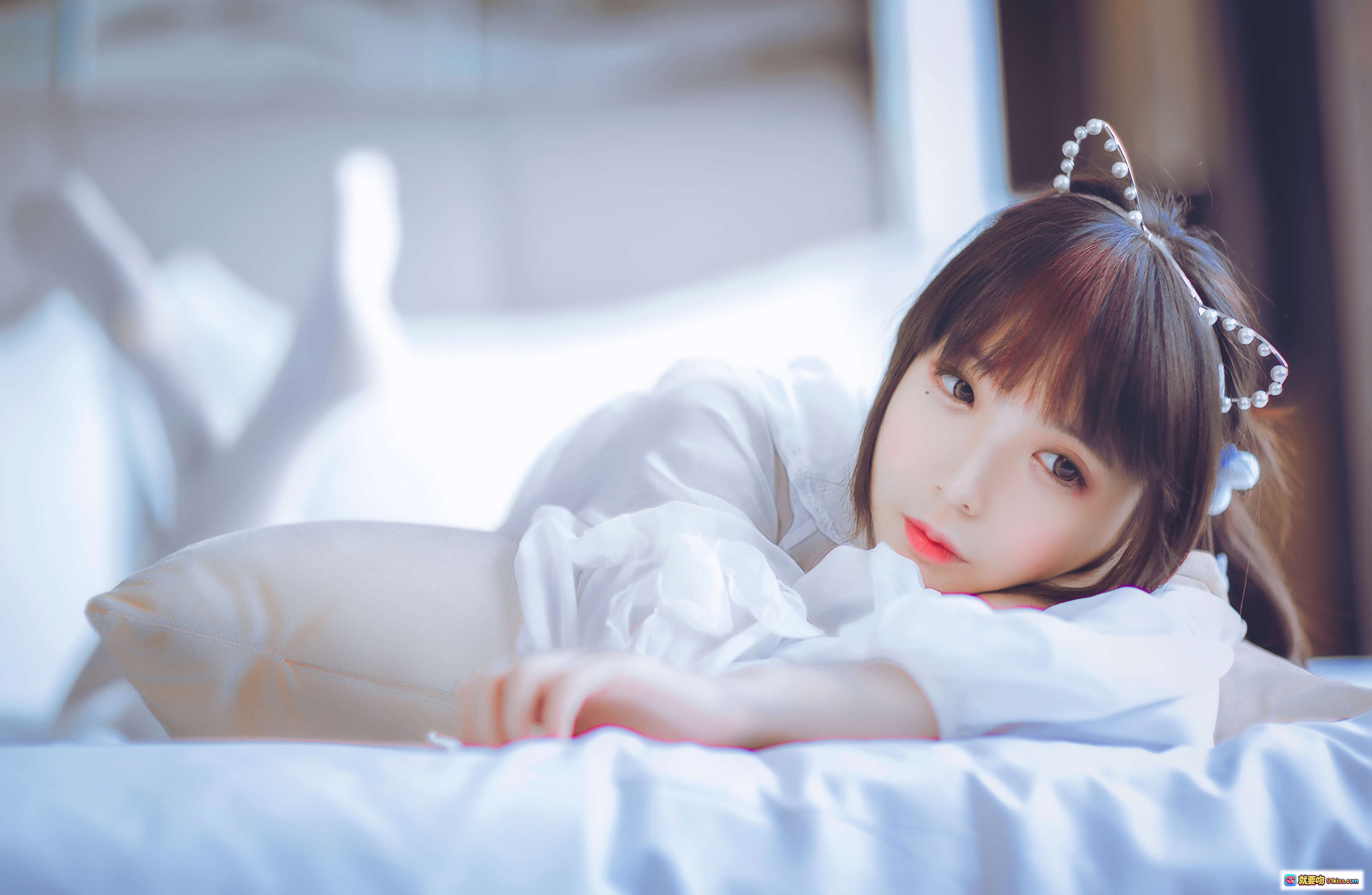 图片[3] - 疯猫ss NO.003 白色睡衣写真 24P高清美腿丝袜床照 甜美纯欲风少女摄影 - 就要吻